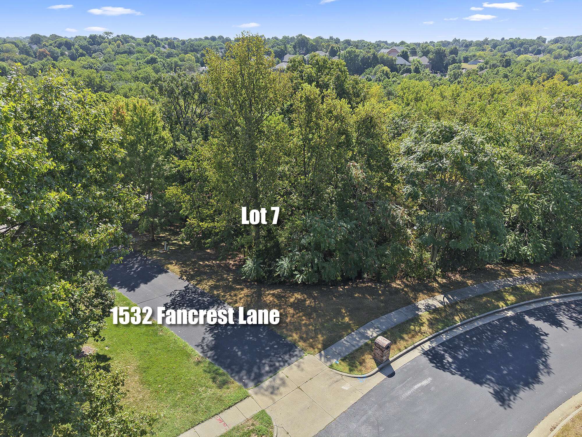 1532 W Fancrest LN, Springfield, MO 65810
