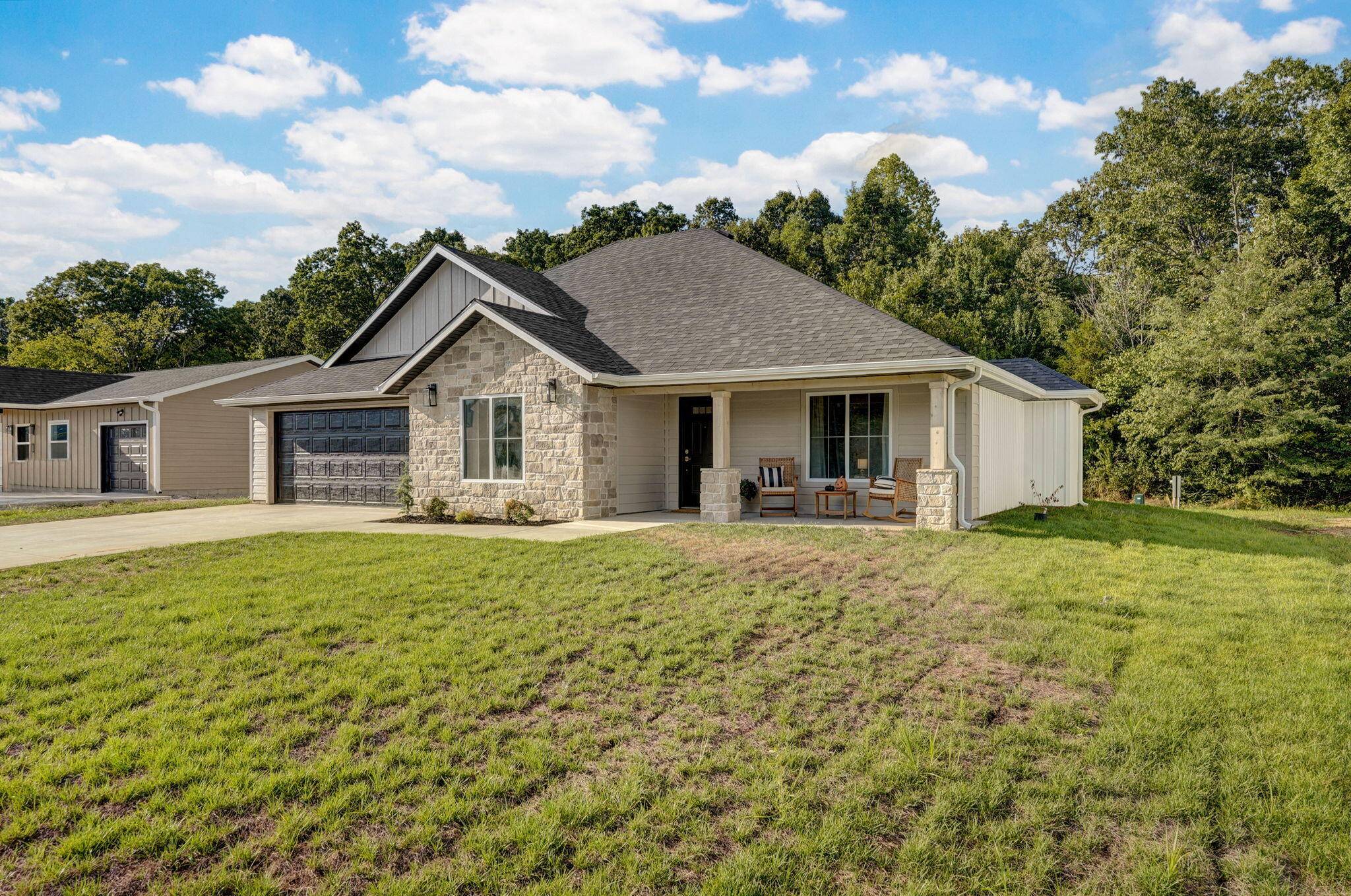 2405 Deatherage AVE, West Plains, MO 65775