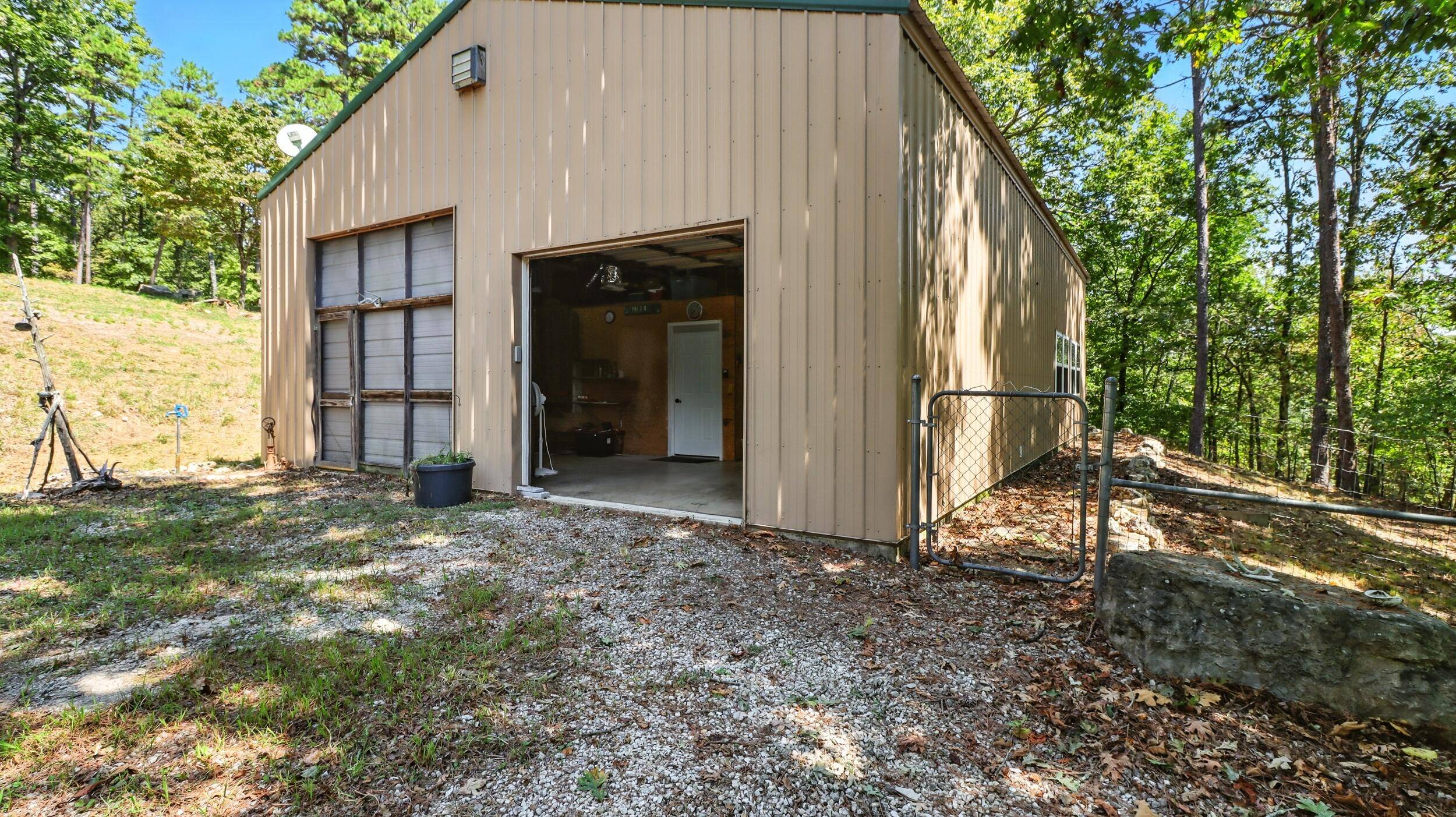 838 Alpha DR, Brixey, MO 65618