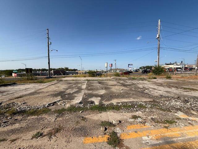 1624 W Kearney ST, Springfield, MO 65803