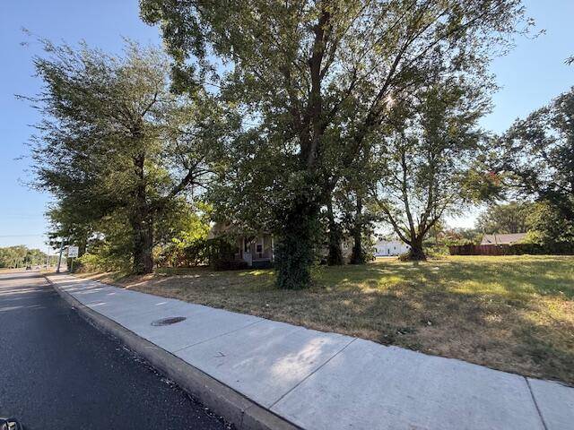1624 W Kearney ST, Springfield, MO 65803