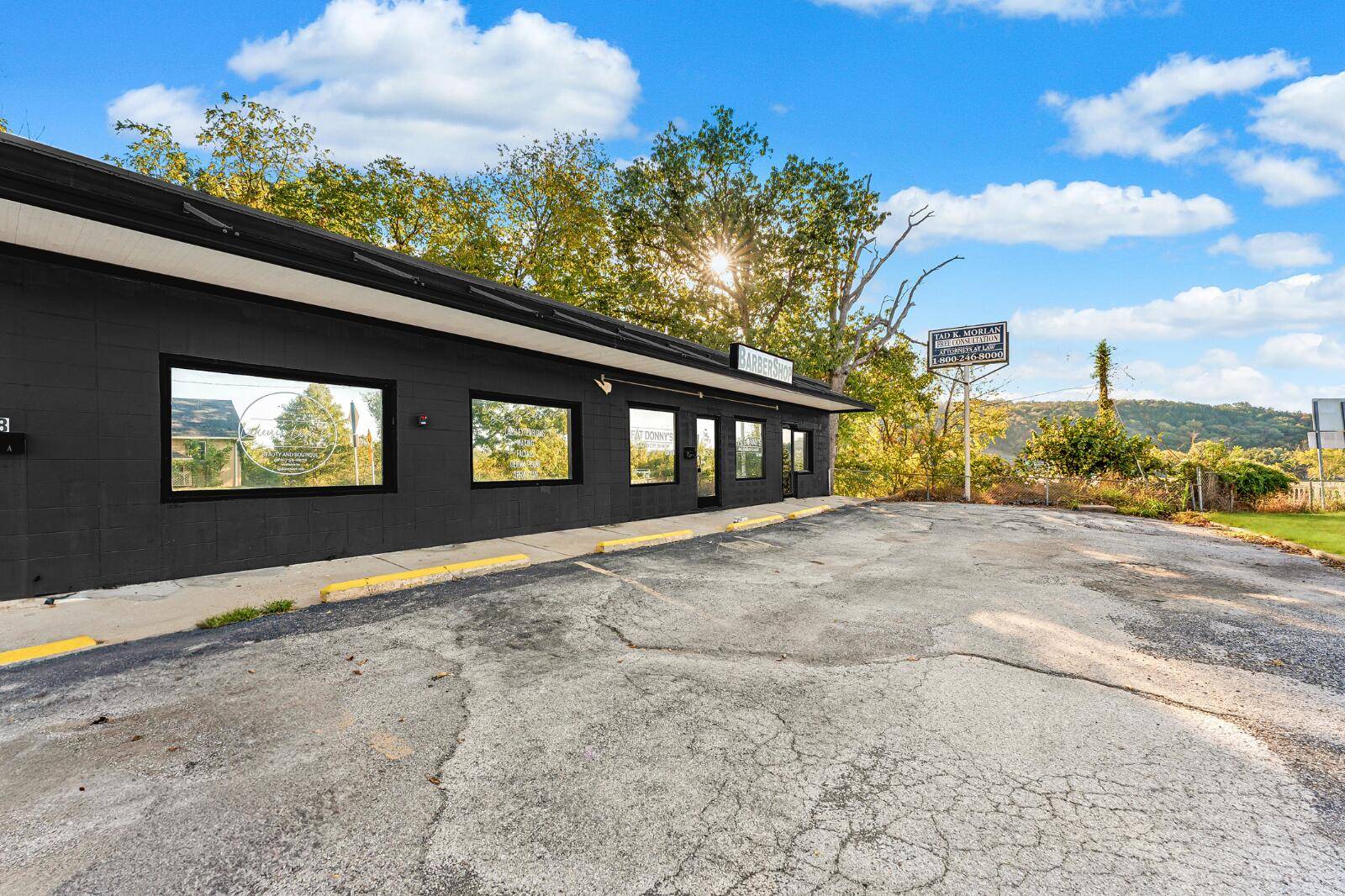 718 S Business 65 #B, Branson, MO 65616