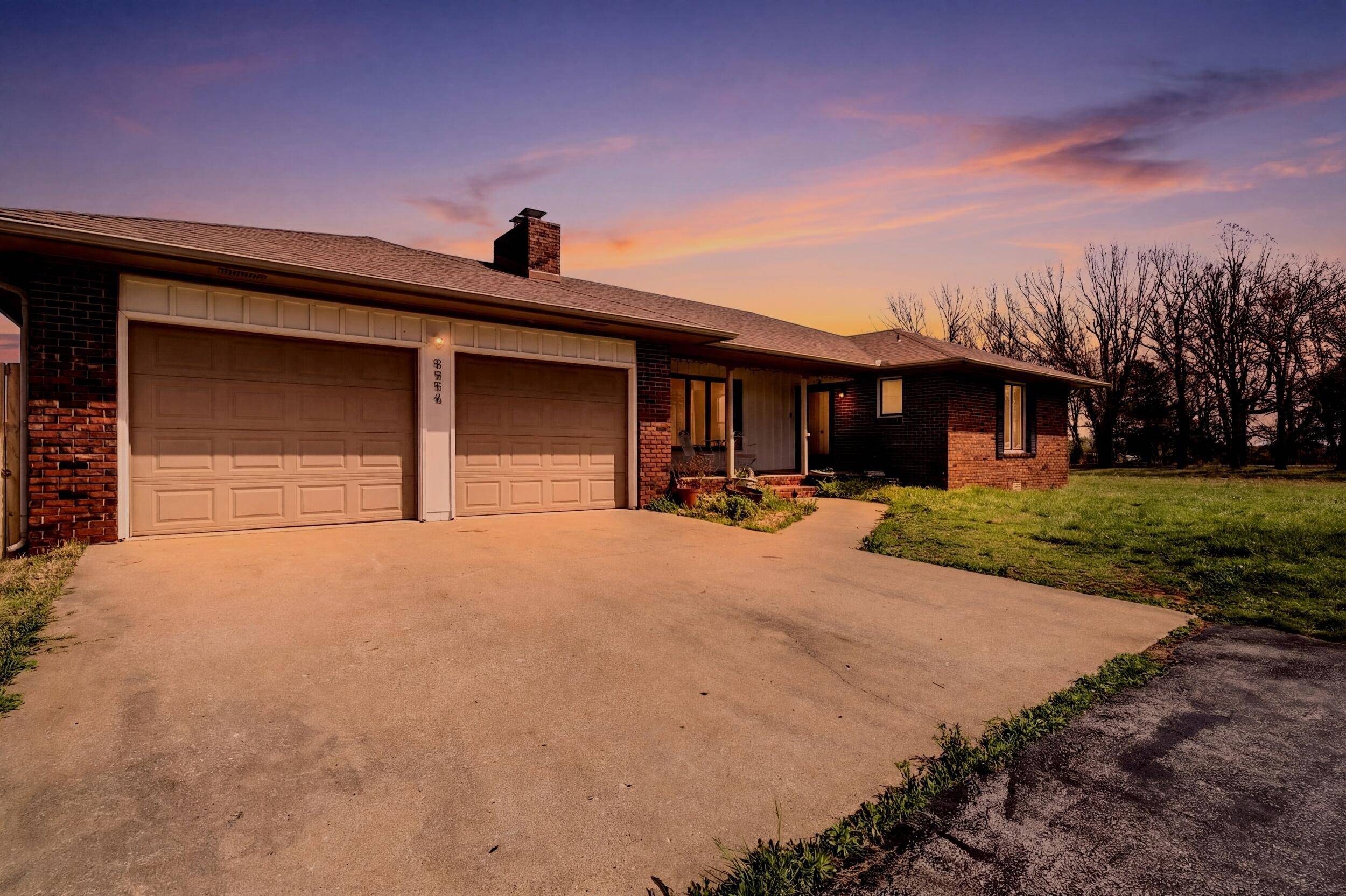 8954 Lawrence 2226, Monett, MO 65708