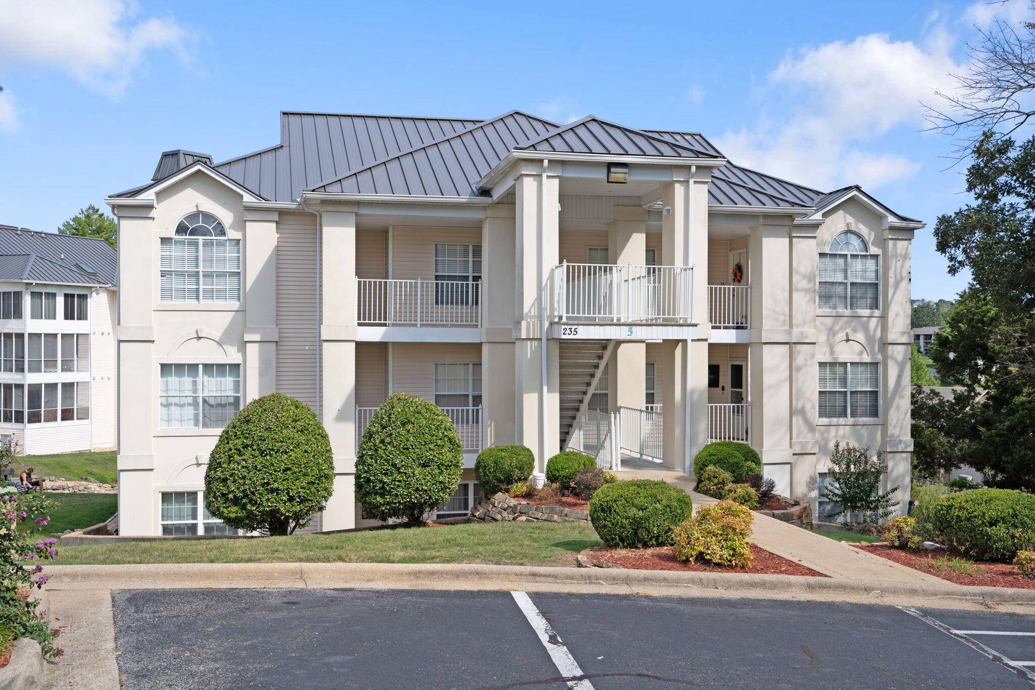 235 Meadow Brook LN #5-2, Branson, MO 65616