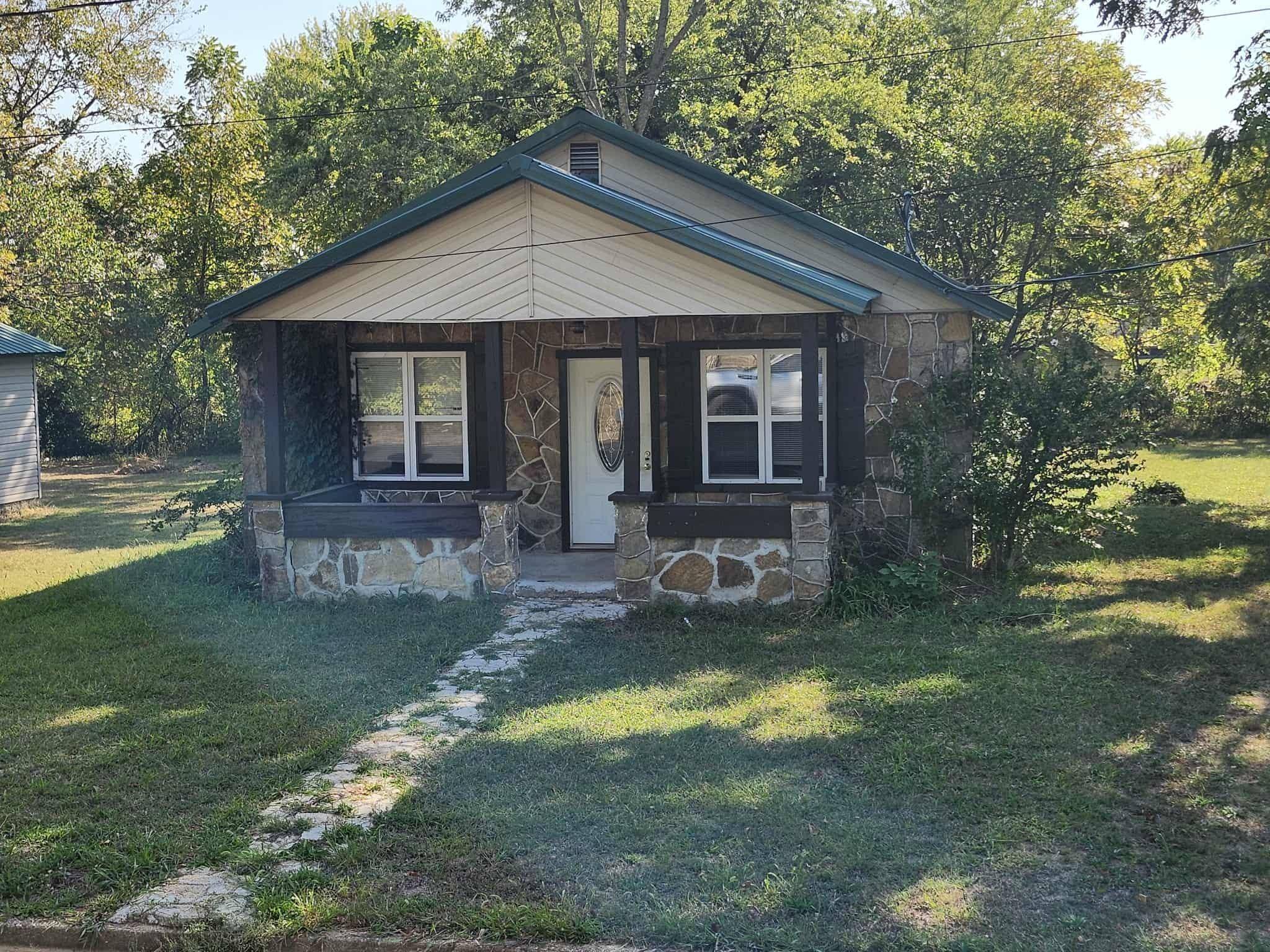 308 South High, Mountain Grove, MO 65711