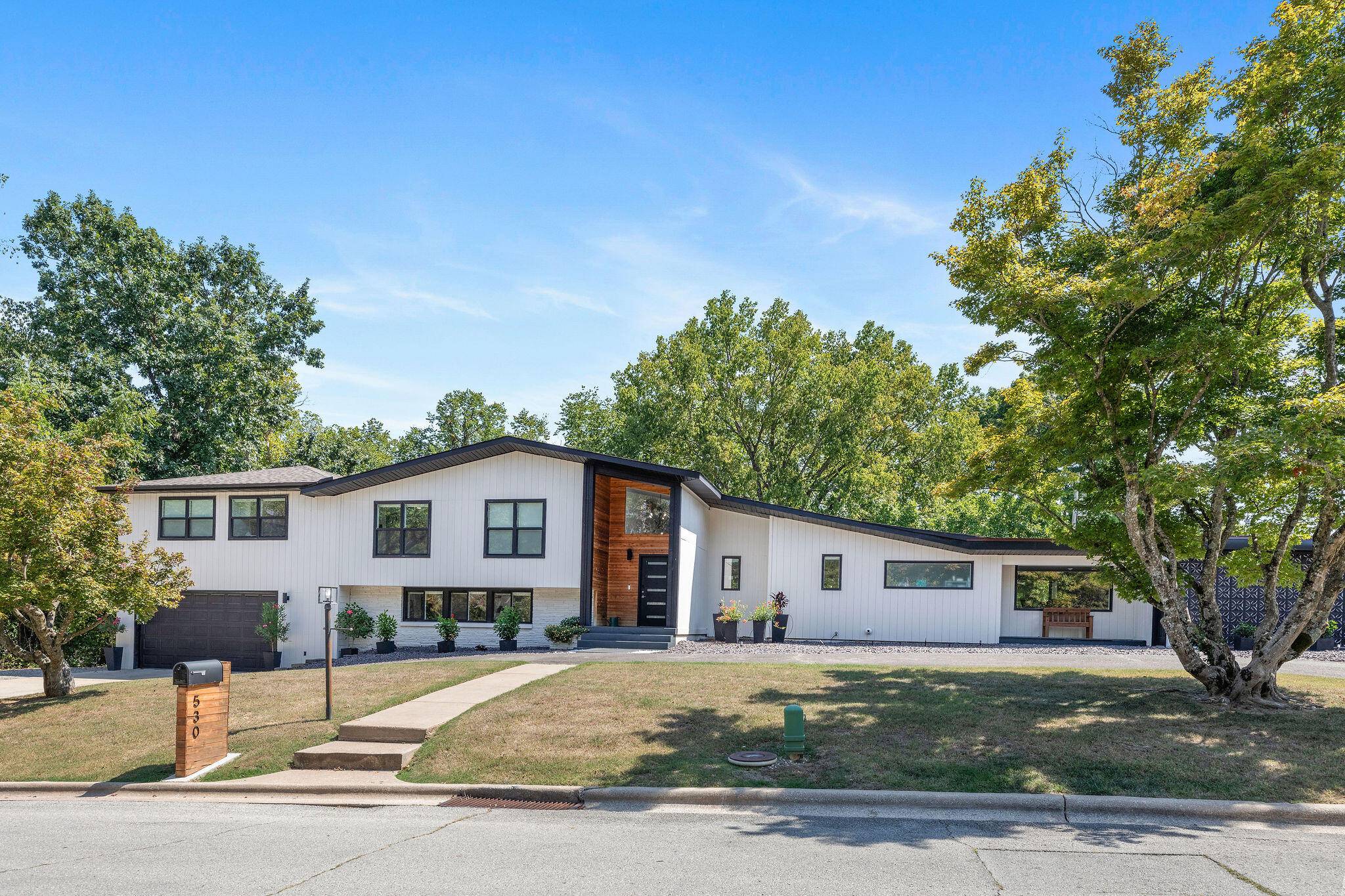 530 Parnell DR, Branson, MO 65616