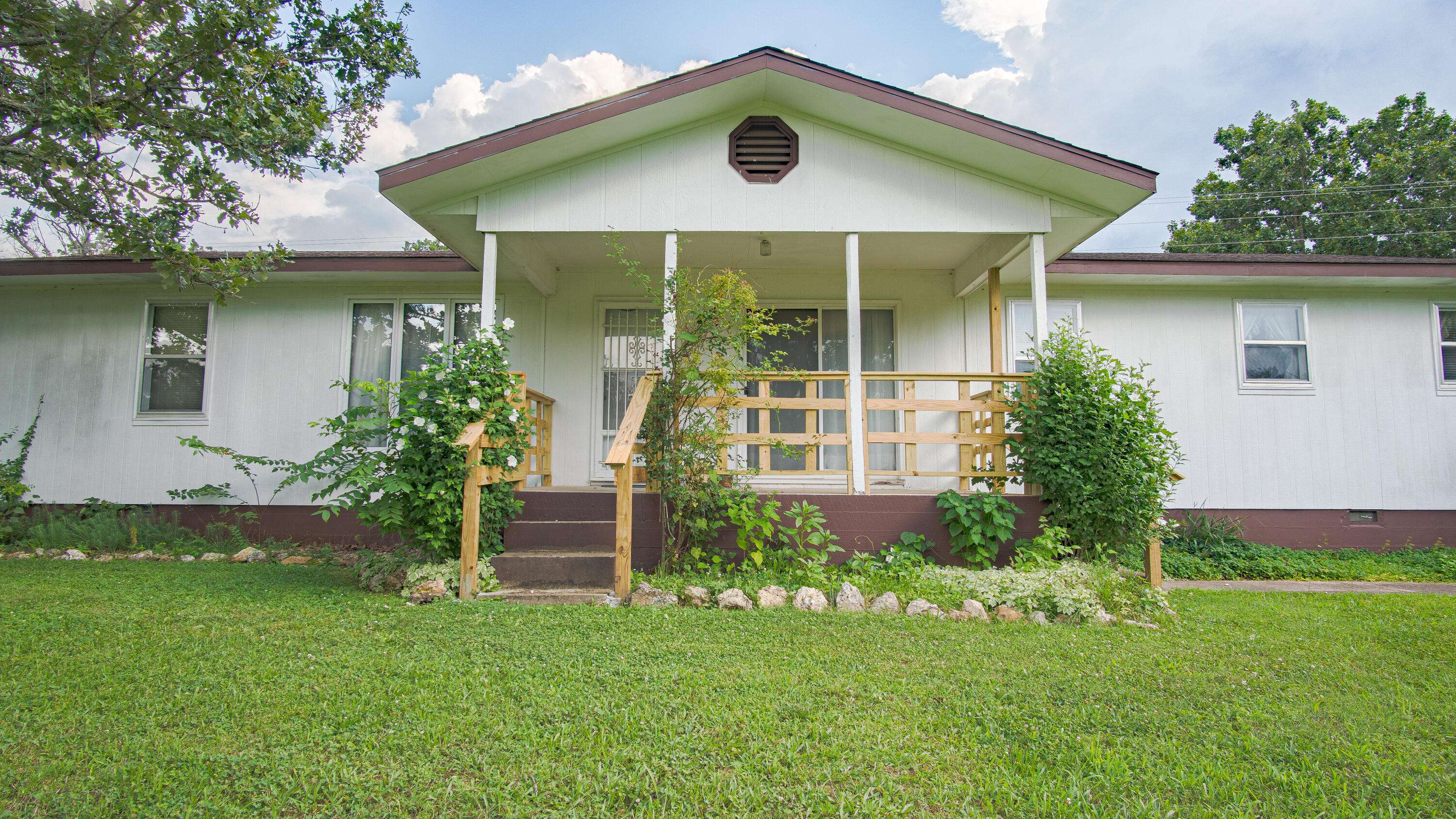 9052 Private Dr 3053, Ava, MO 65608