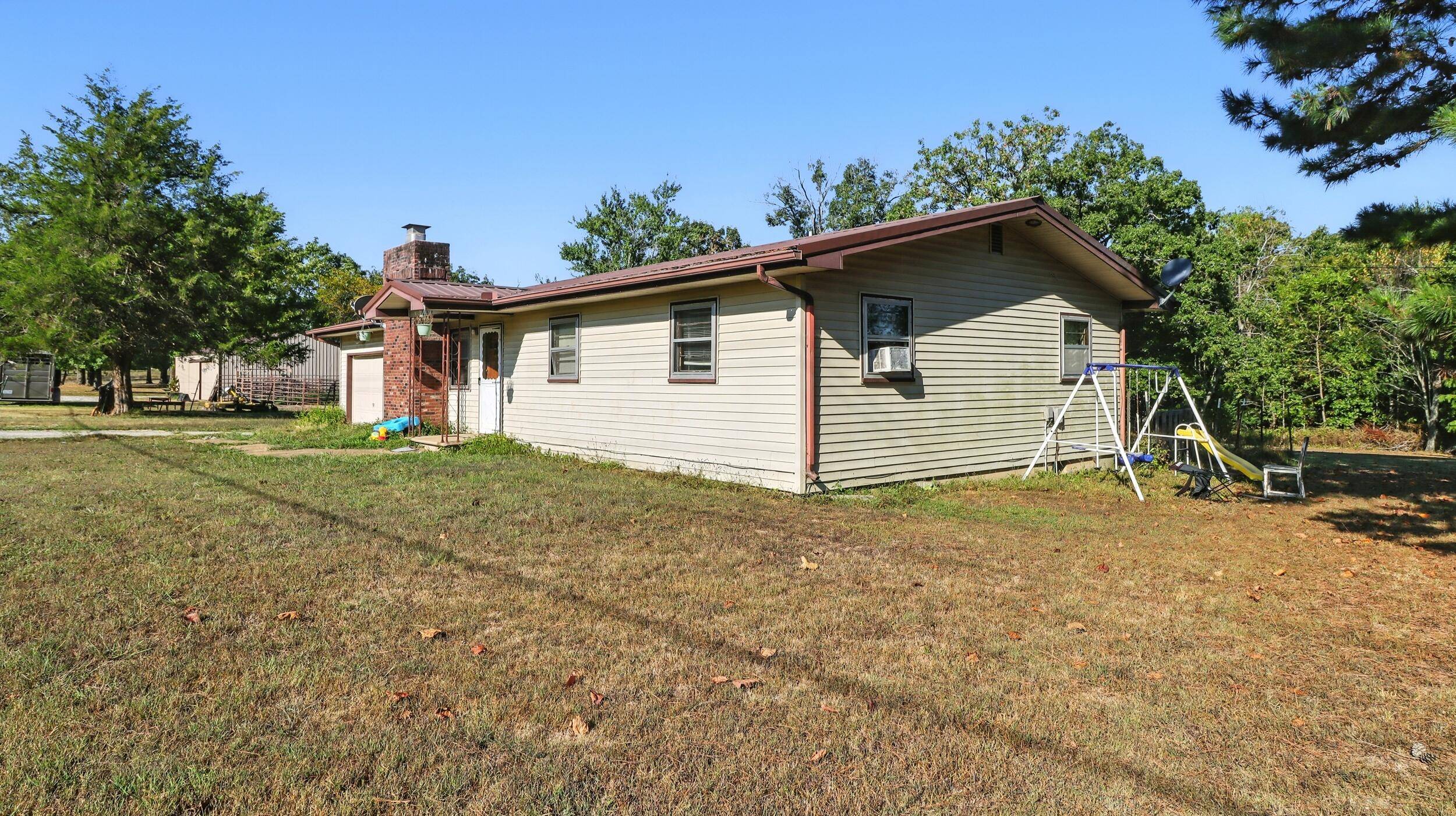 16661 Oak Hill Drive RD, Houston, MO 65483