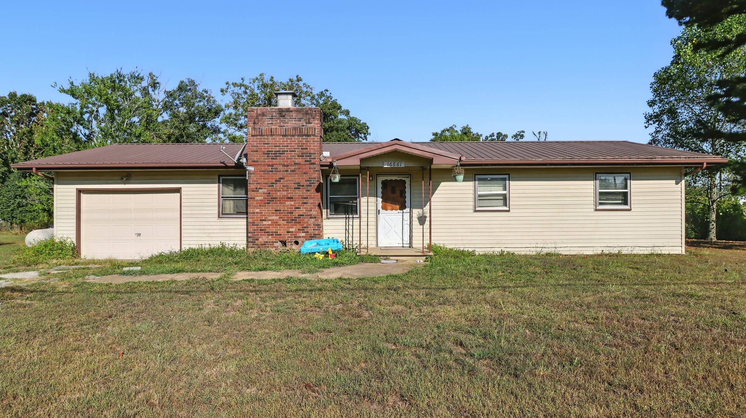 16661 Oak Hill Drive RD, Houston, MO 65483