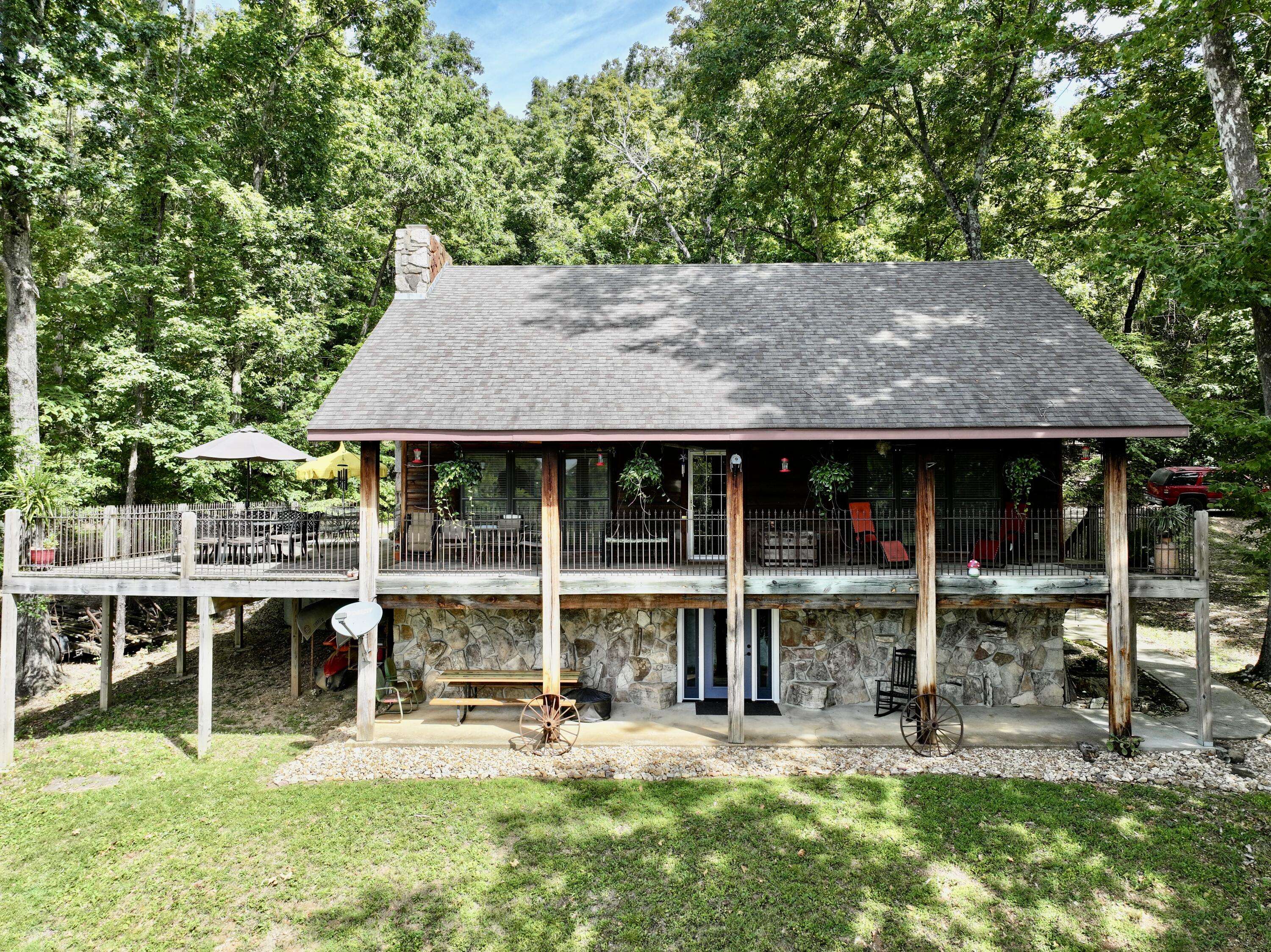 148 Rich Bark LN, Van Buren, MO 63965