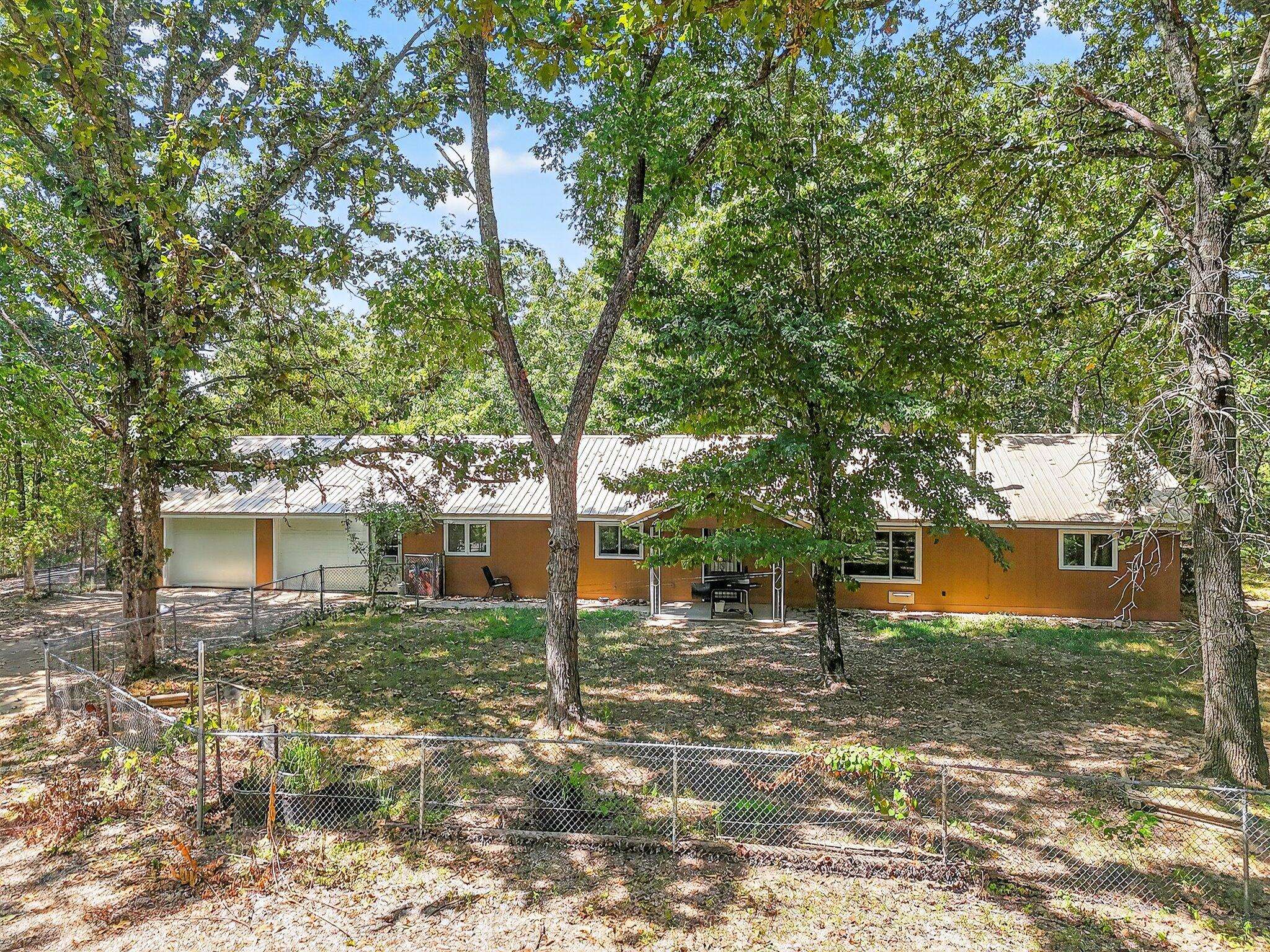 460 Sela LN, Galena, MO 65656