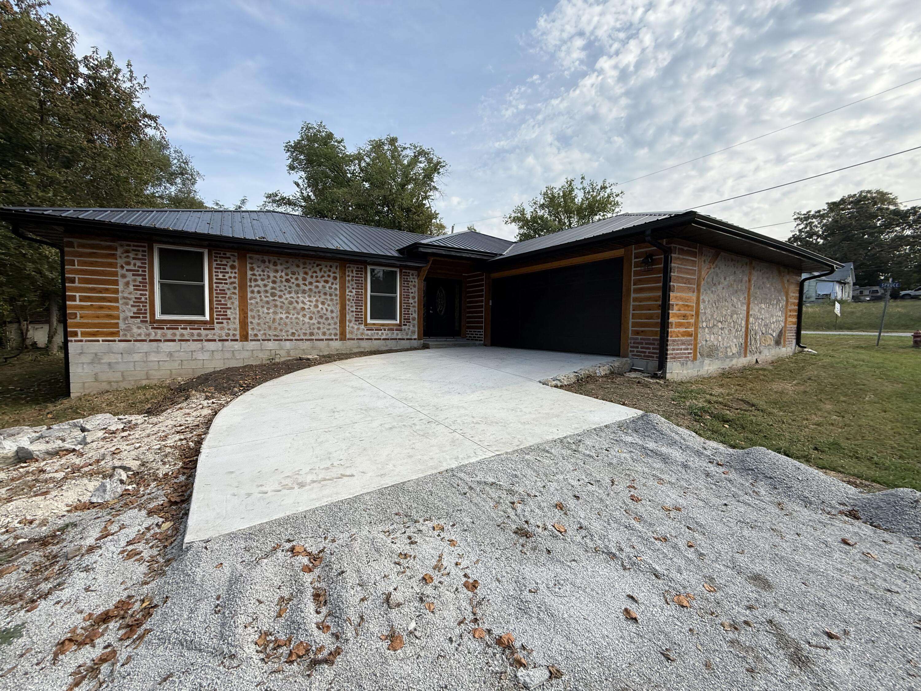 613 E Main ST, Humansville, MO 65674