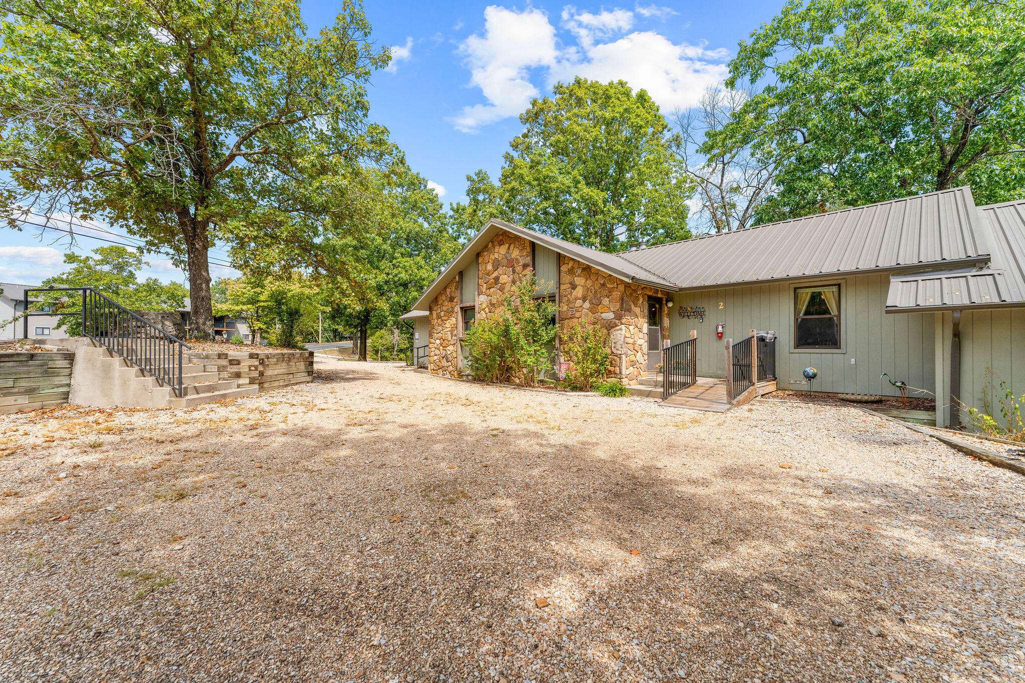 276 Notch LN #2, Branson West, MO 65737