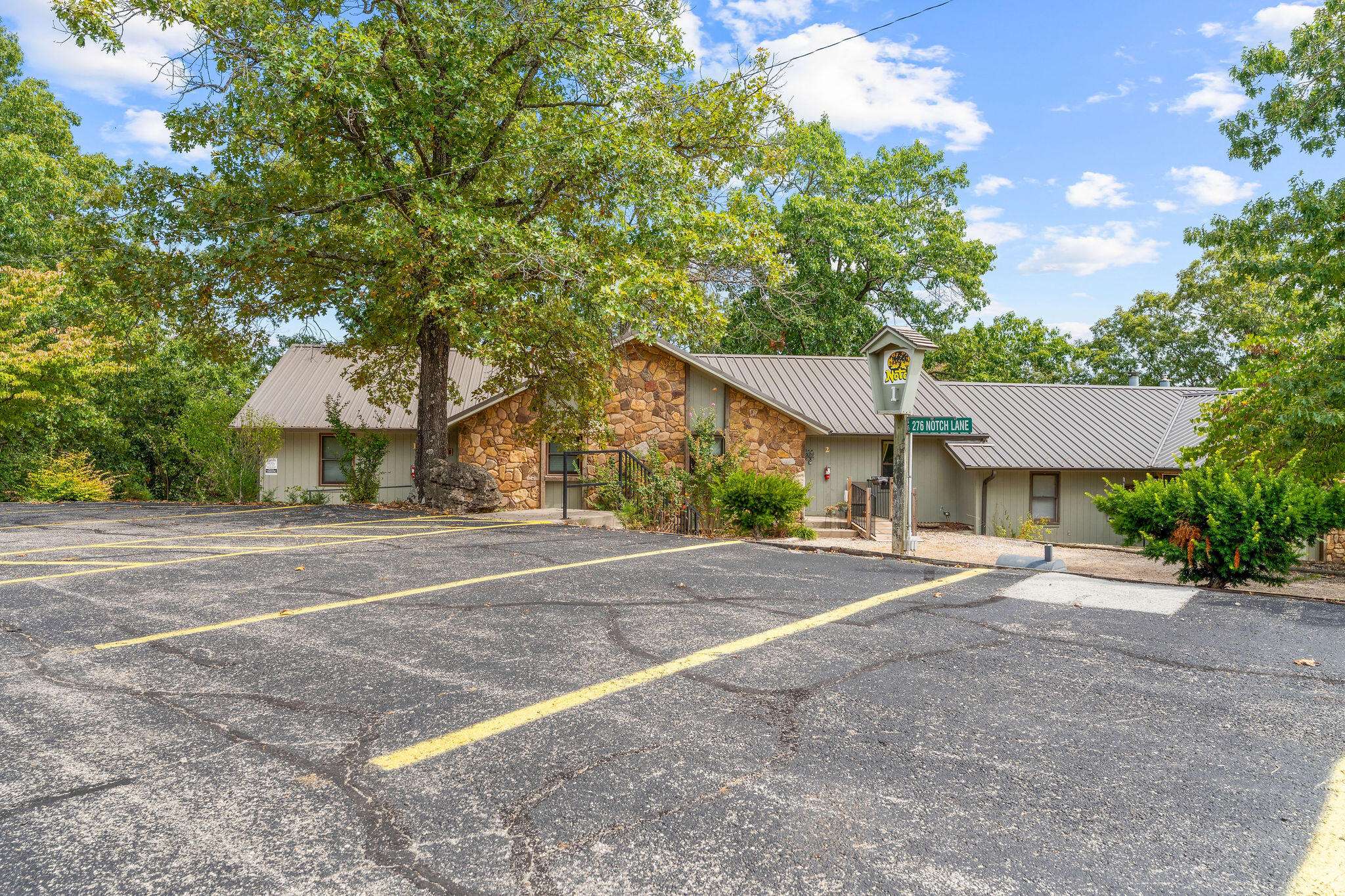 276 Notch LN #2, Branson West, MO 65737