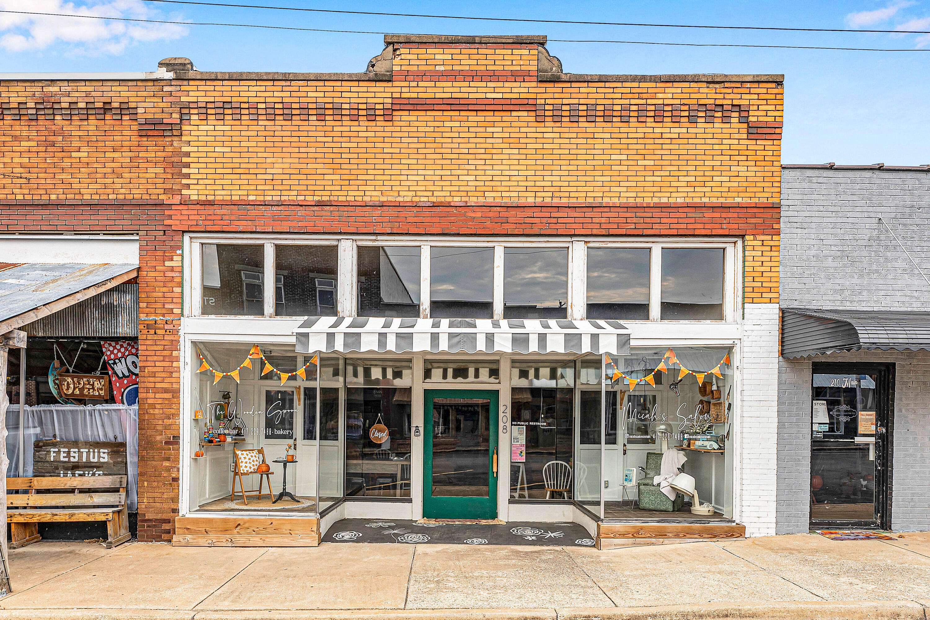 208 Main ST, Crane, MO 65633