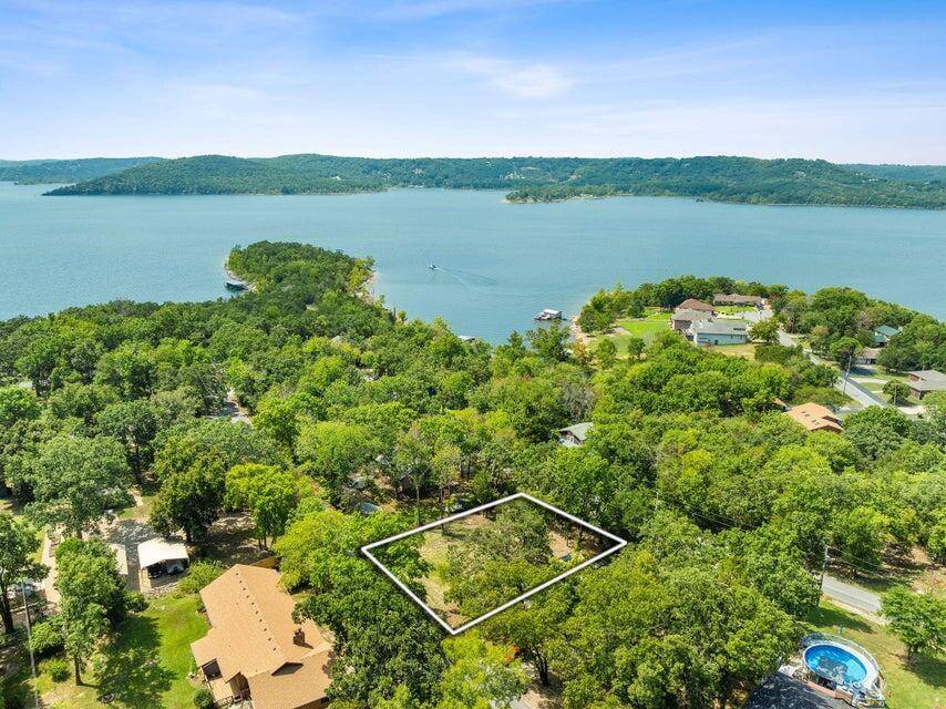 000 Tuttle RD, Hollister, MO 65672