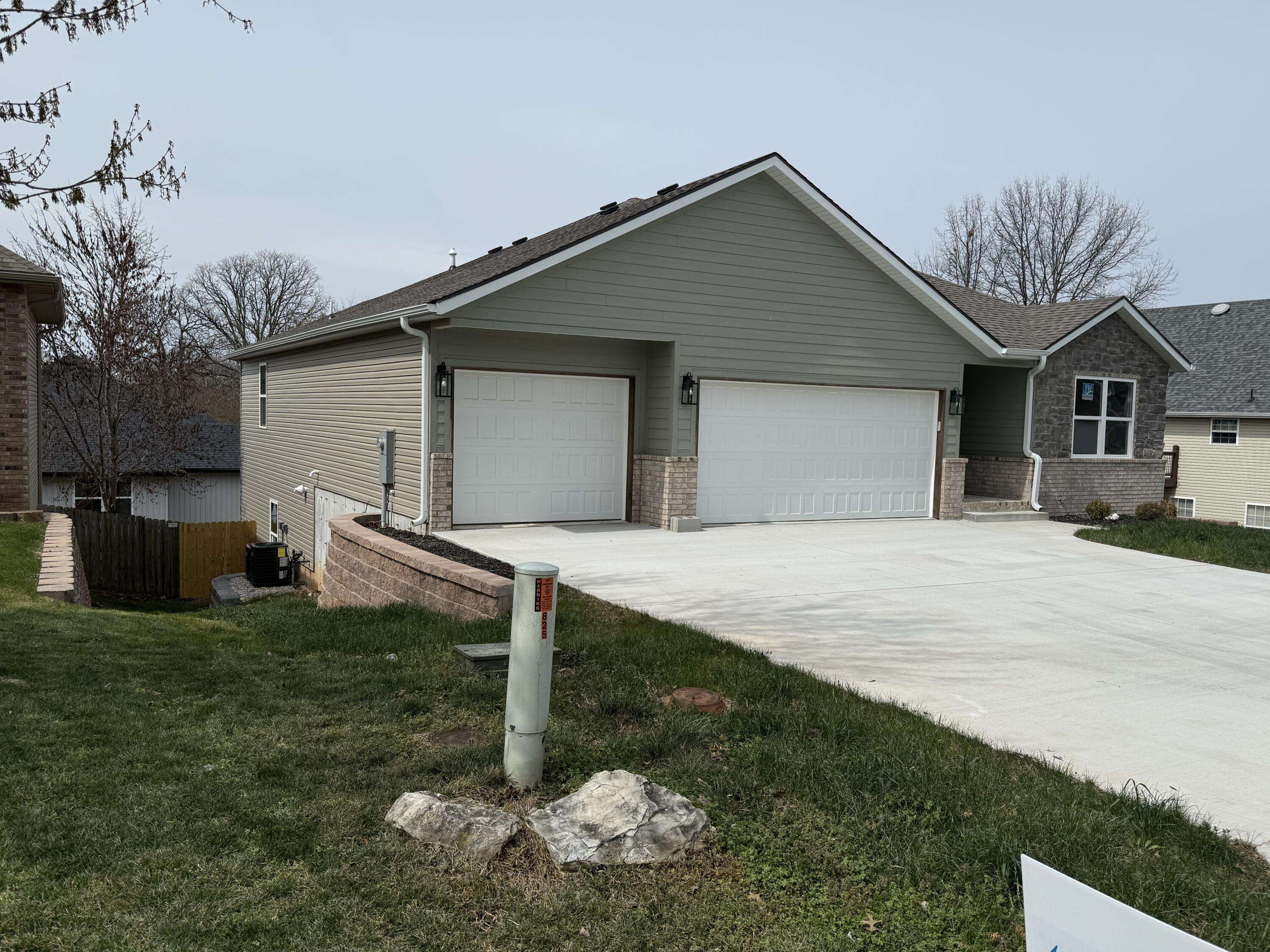 825 S Cobble Creek BLVD, Nixa, MO 65714