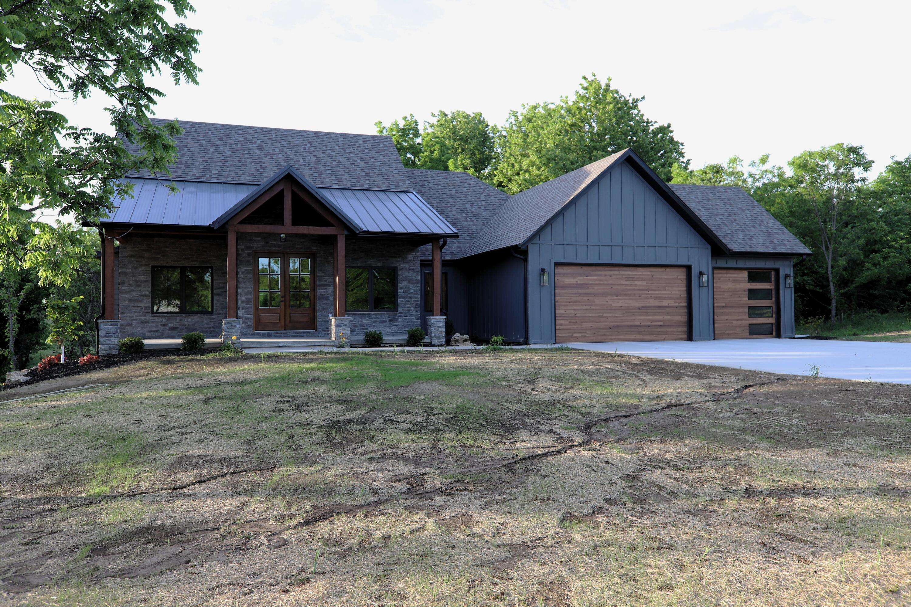 303 Crystal Valley Rd, Clever, MO 65631