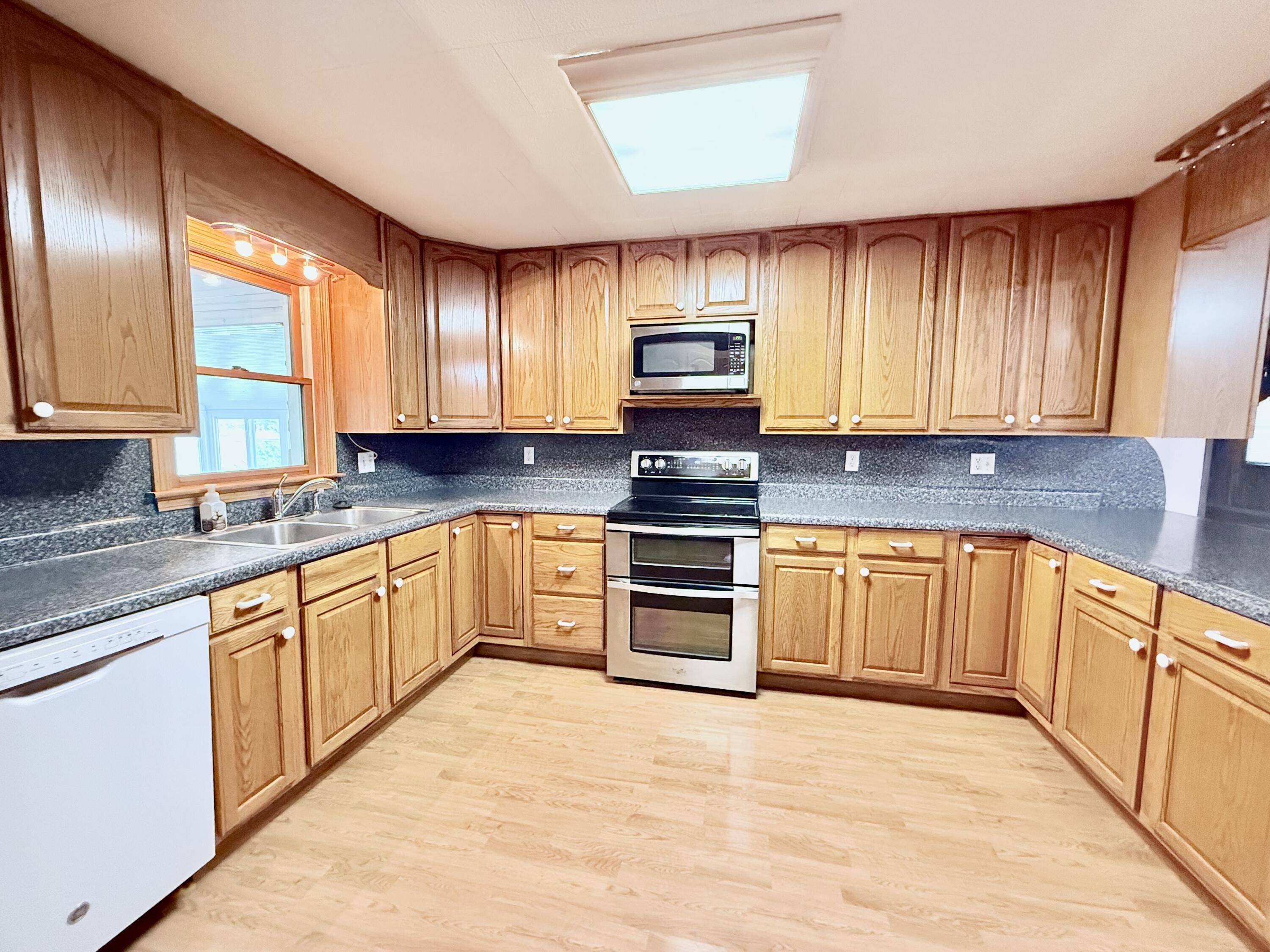 235 Maple AVE, Licking, MO 65542
