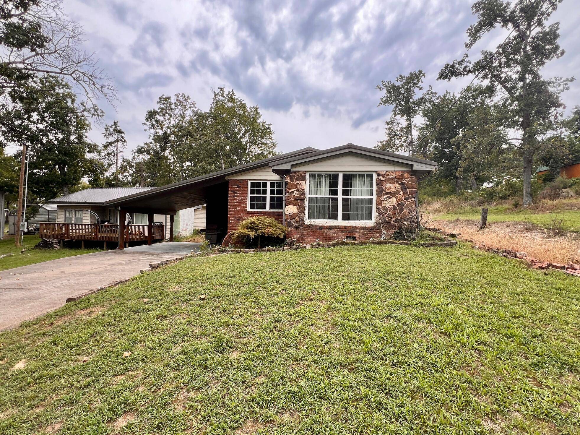 21865 Lake Road M-12, Cassville, MO 65625