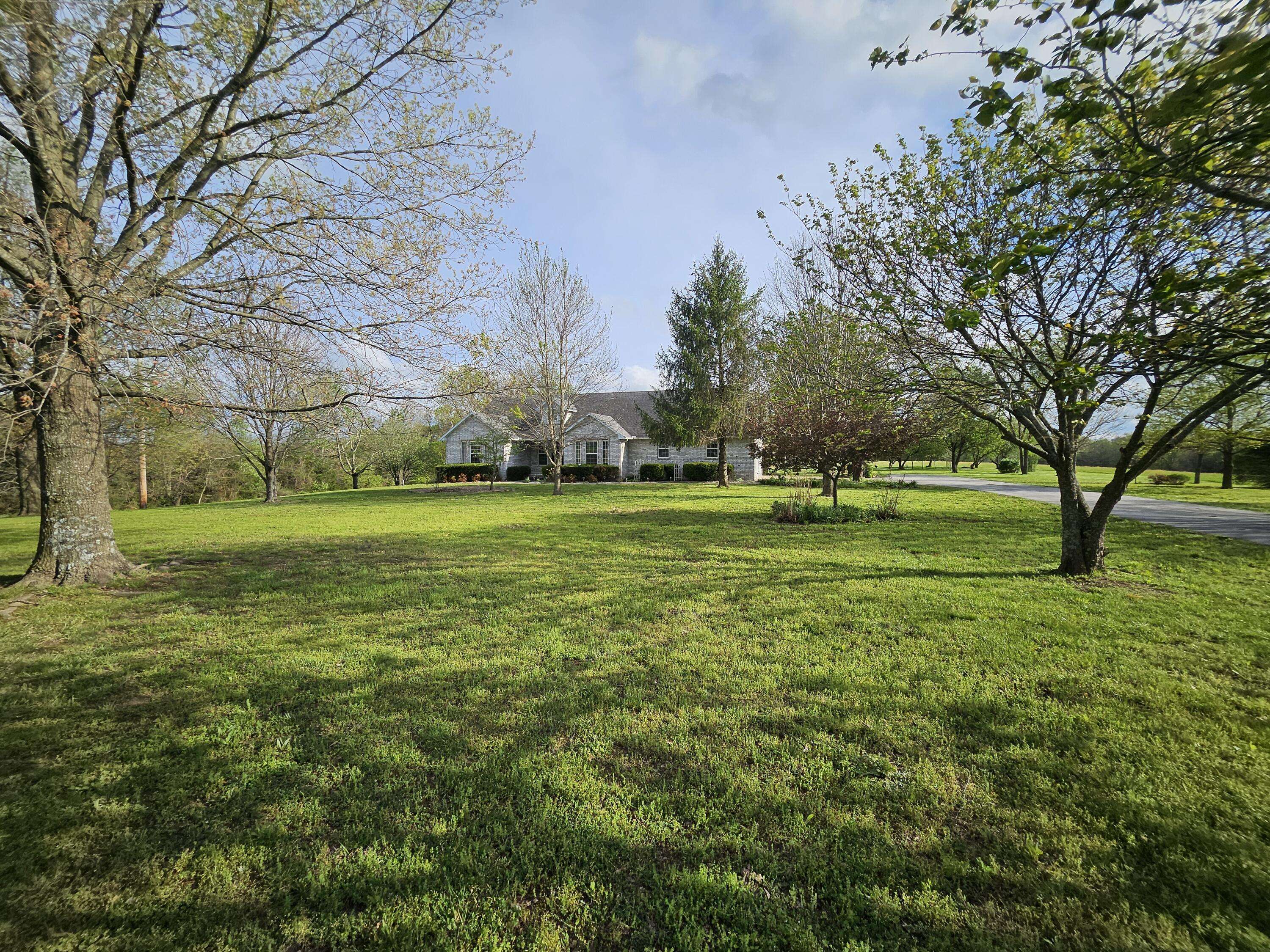 4353 Lawrence 2220, Pierce City, MO 65723