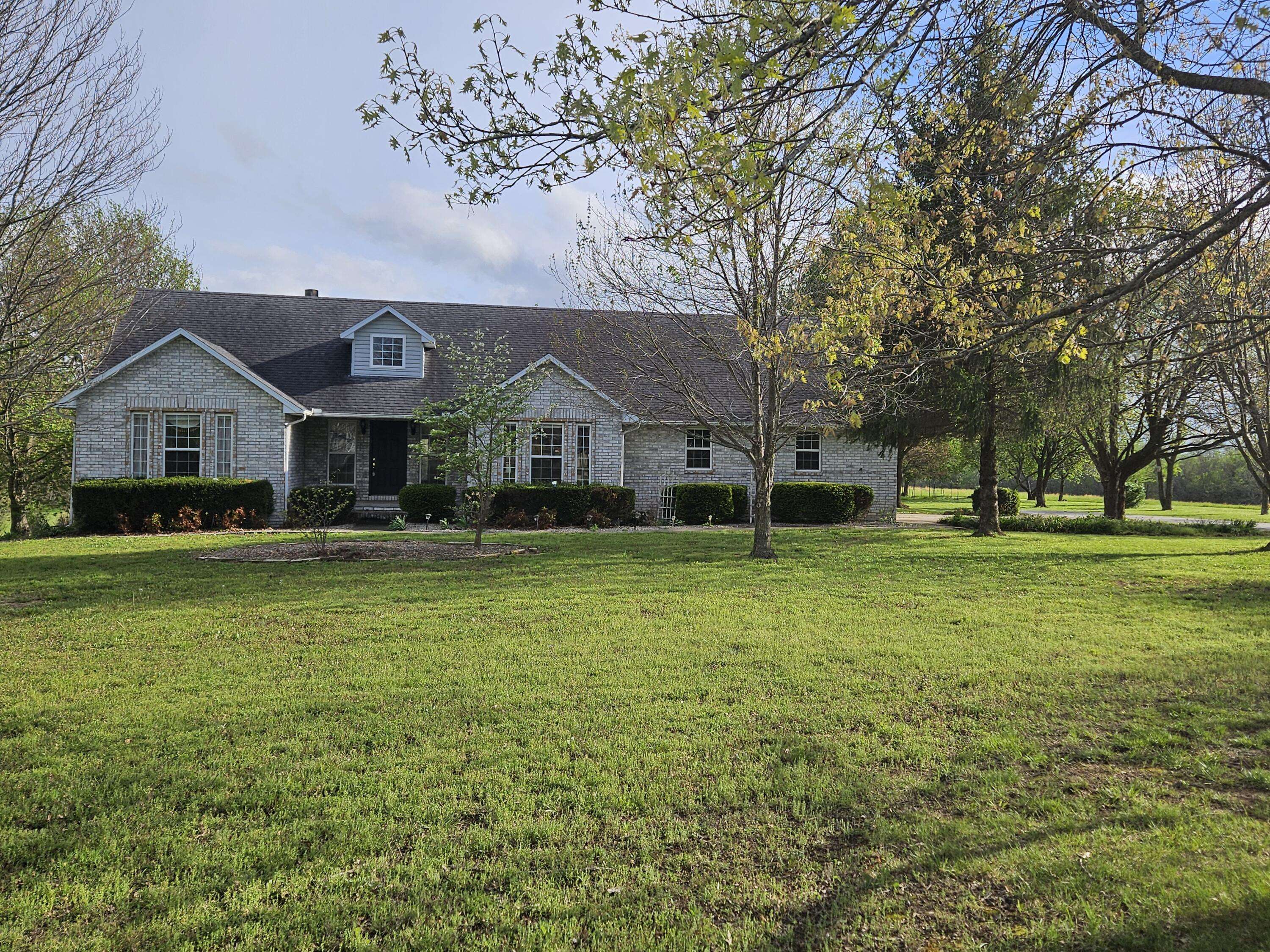 4353 Lawrence 2220, Pierce City, MO 65723
