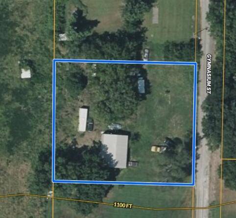 401 Gymnasium ST, Everton, MO 65646