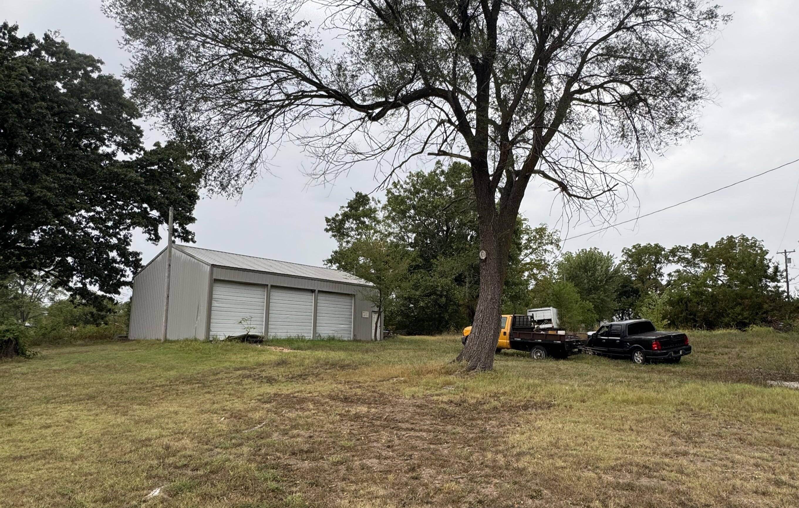 401 Gymnasium ST, Everton, MO 65646