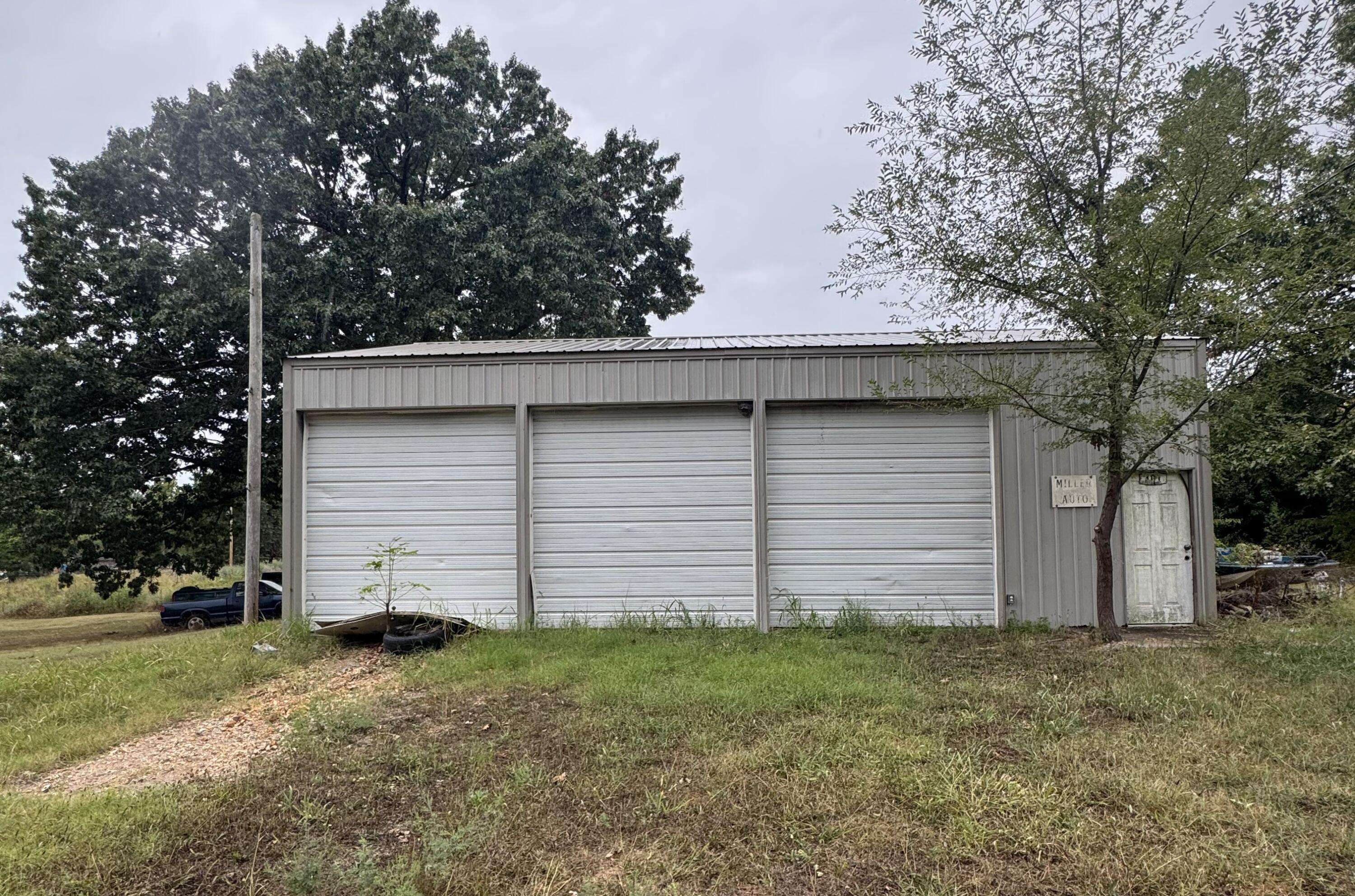 401 Gymnasium ST, Everton, MO 65646