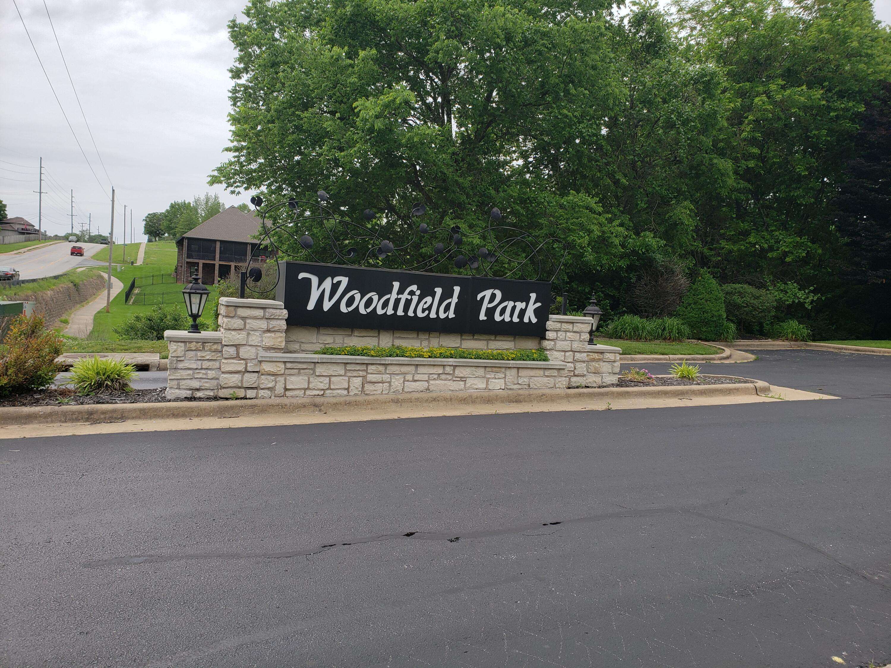 5396 S Woodfield AVE, Springfield, MO 65810