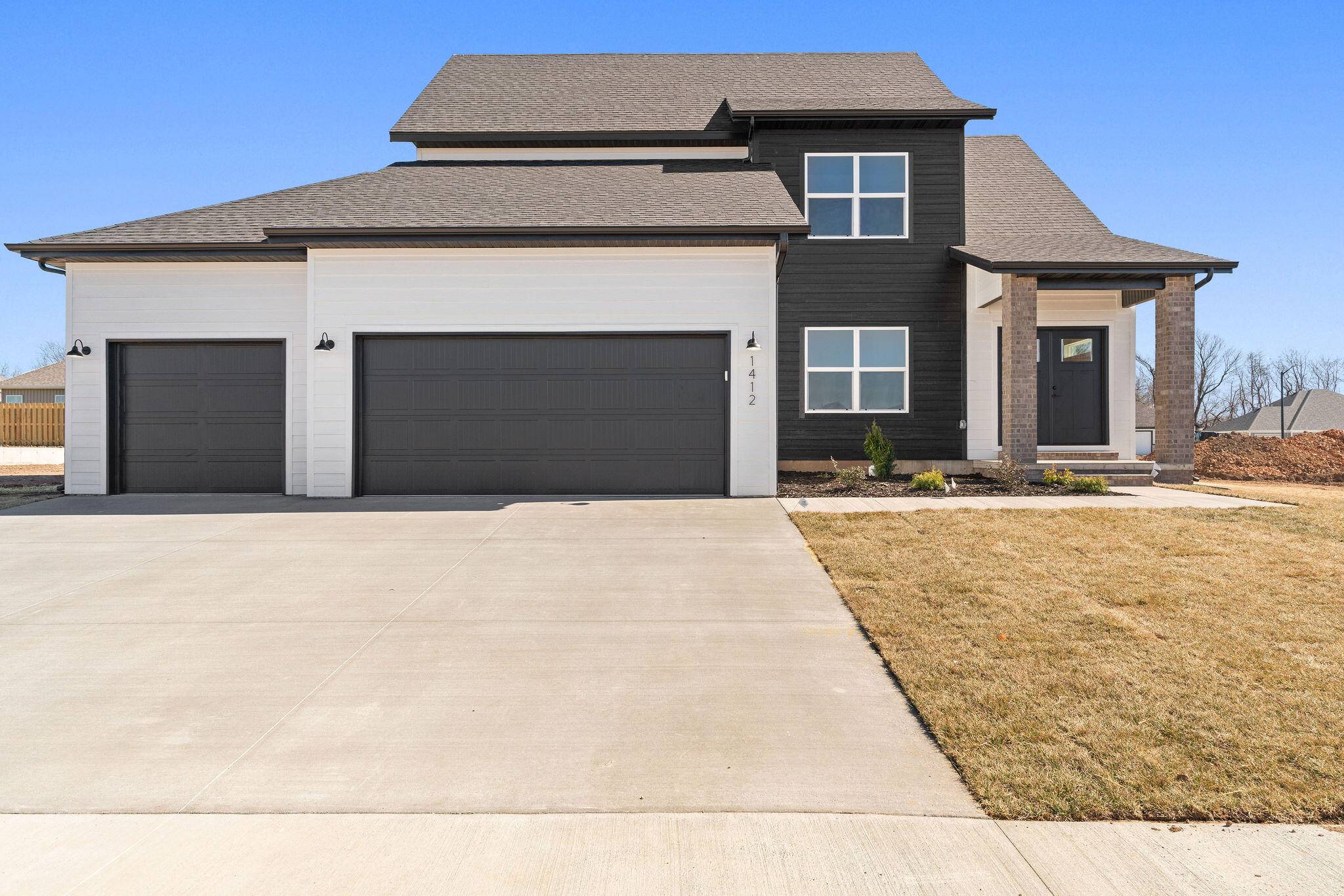 170 E Clayton LN, Republic, MO 65738