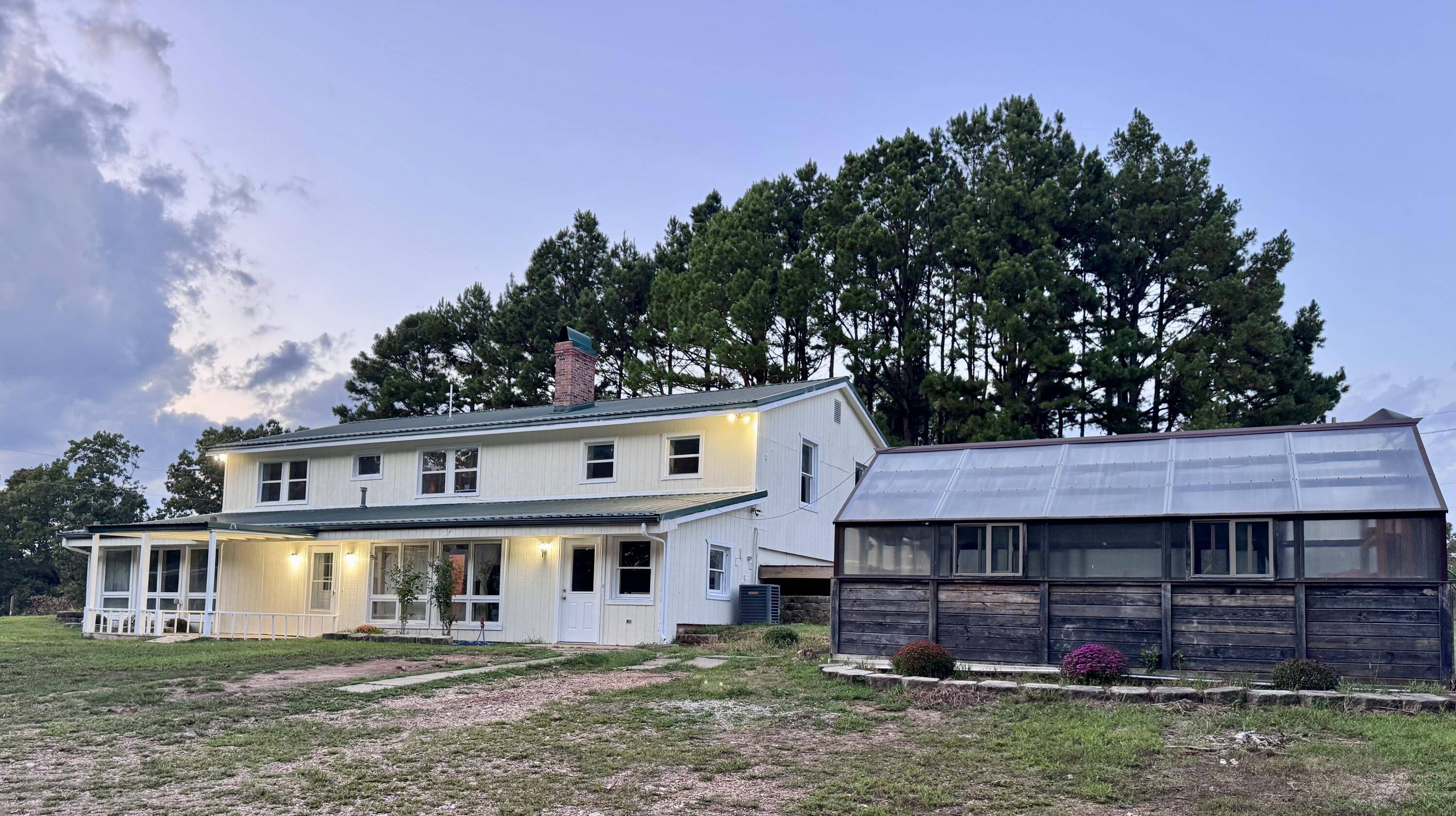 9111 Highway Tt, Hartville, MO 65667