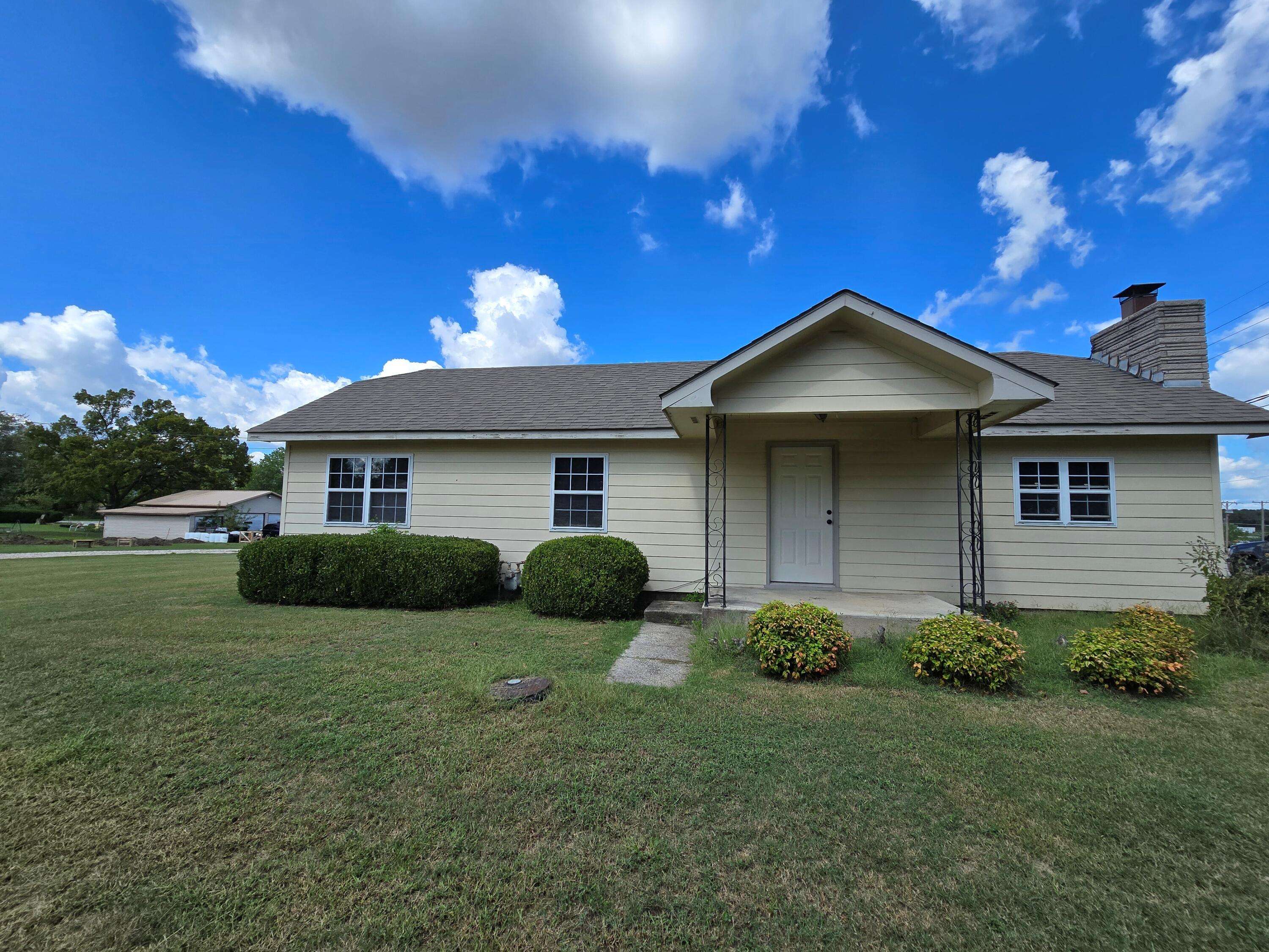 1823 E 12th ST, Galena, KS 66739