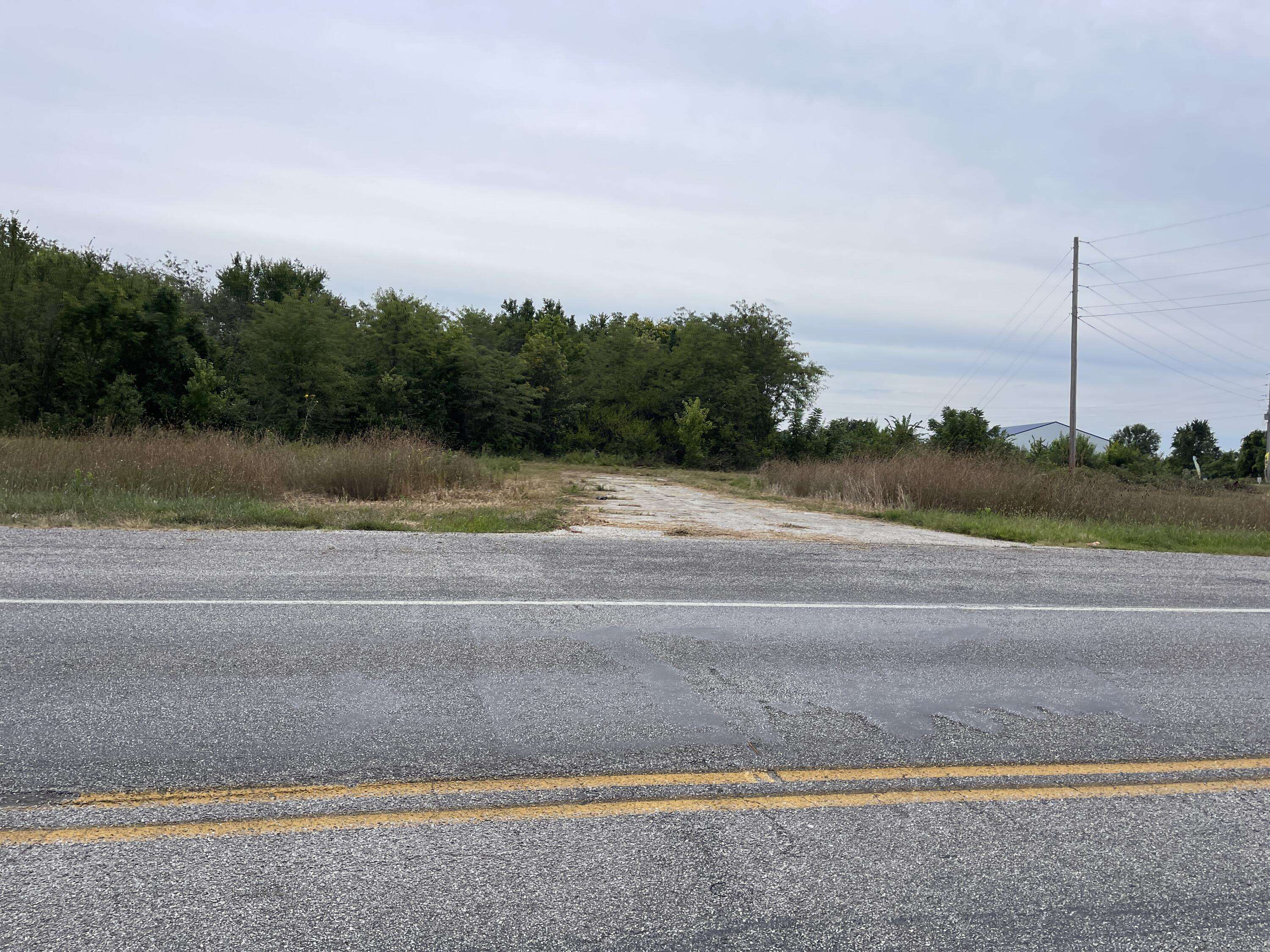 000 W Aldrich RD, Bolivar, MO 65613