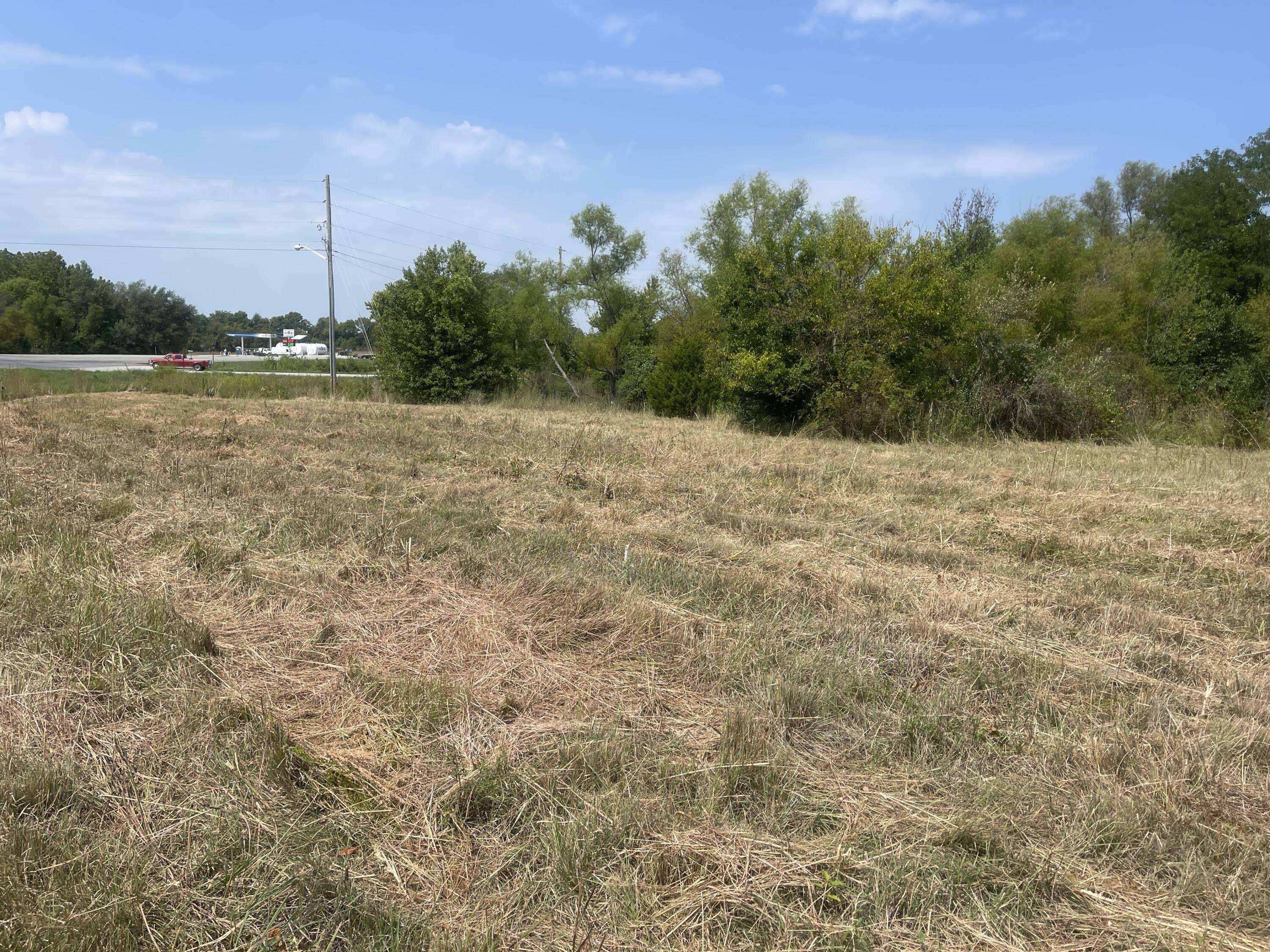 000 S Wommack AVE, Bolivar, MO 65613
