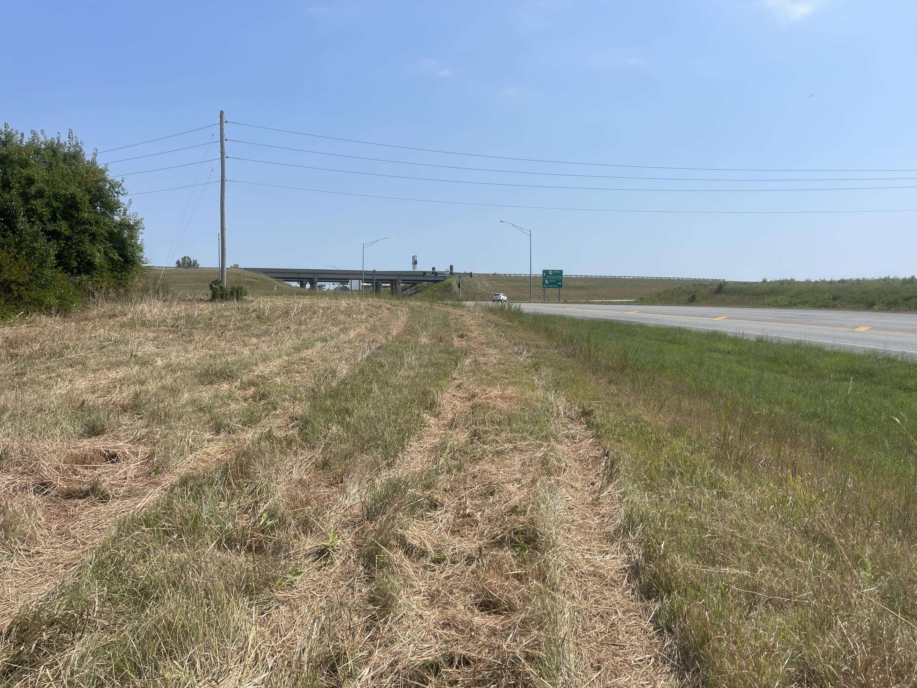 000 S Wommack AVE, Bolivar, MO 65613