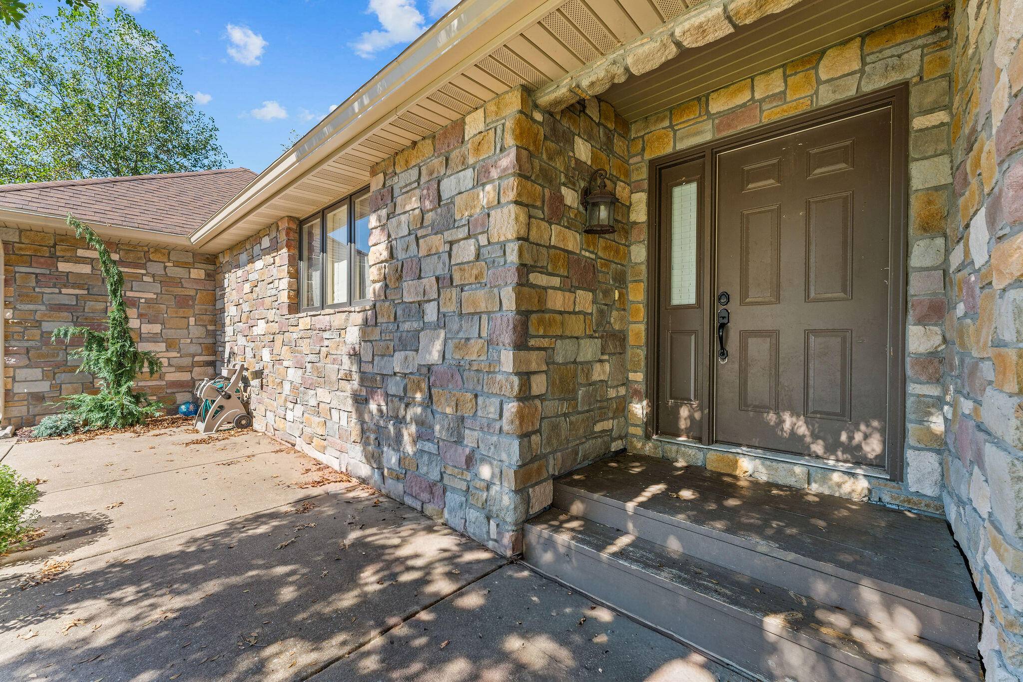 133 Regent DR, Branson, MO 65616