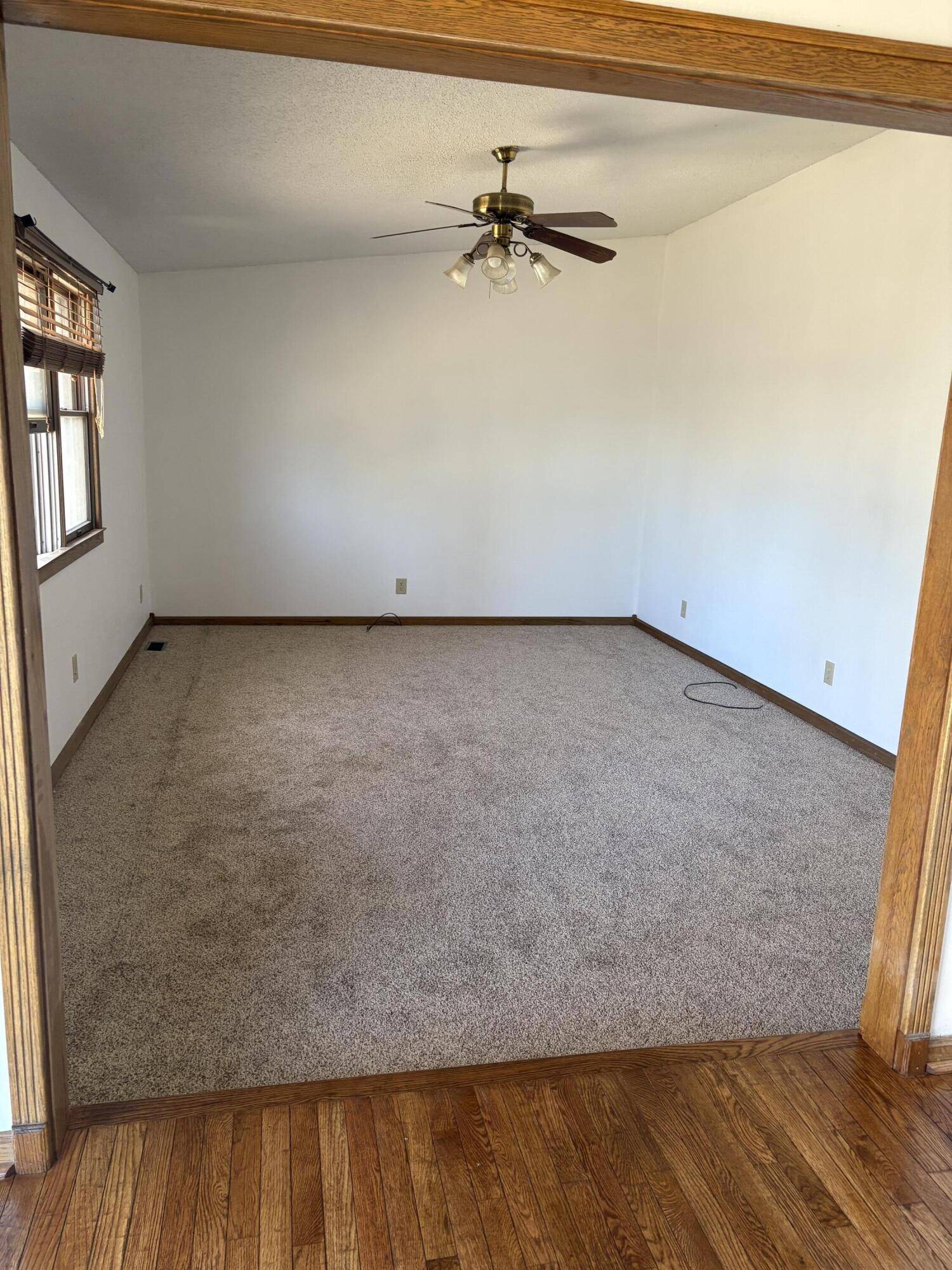 1204 Hillcrest ST, Mountain Grove, MO 65711