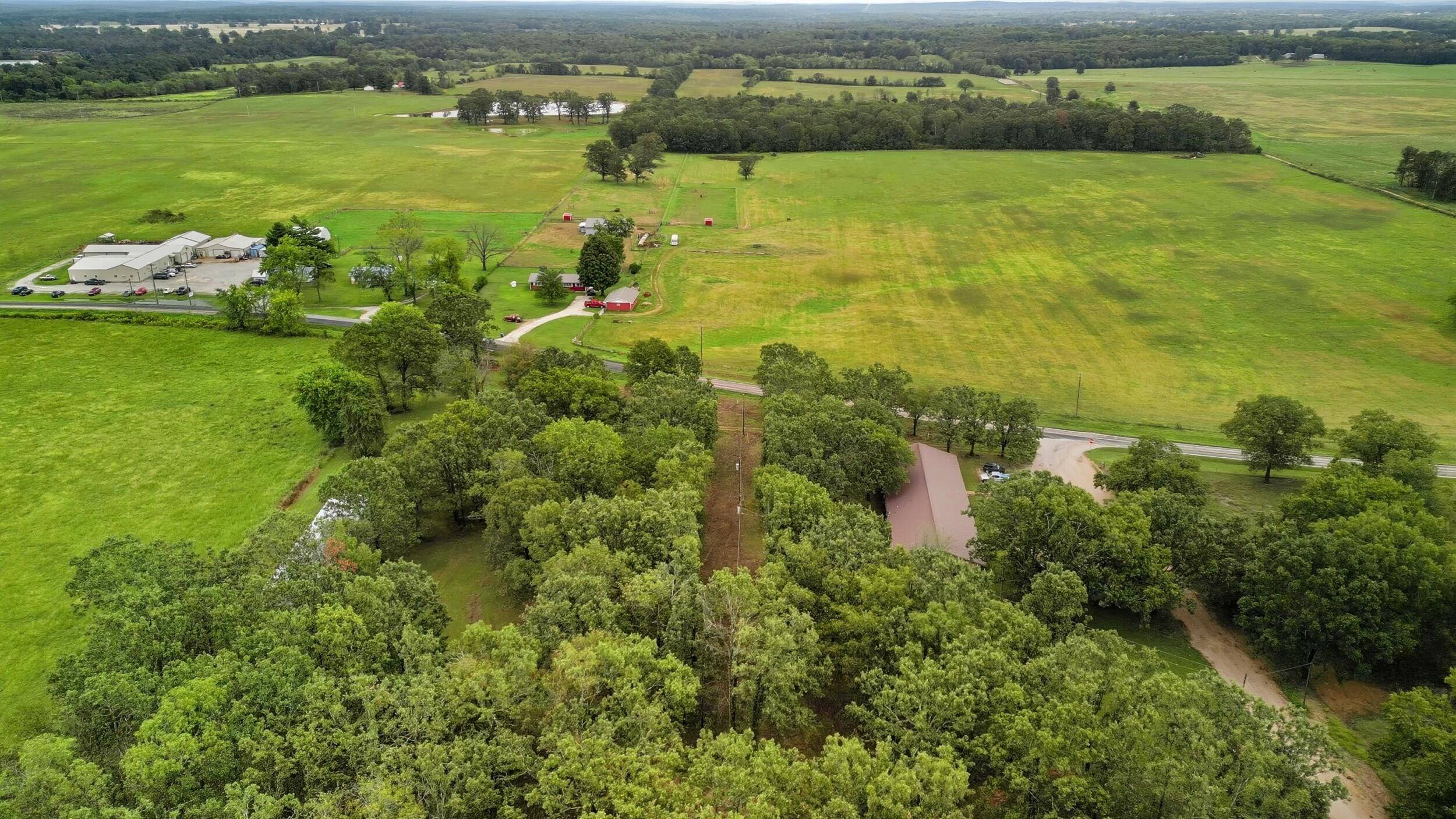 23195 Shannon LN, Summersville, MO 65571