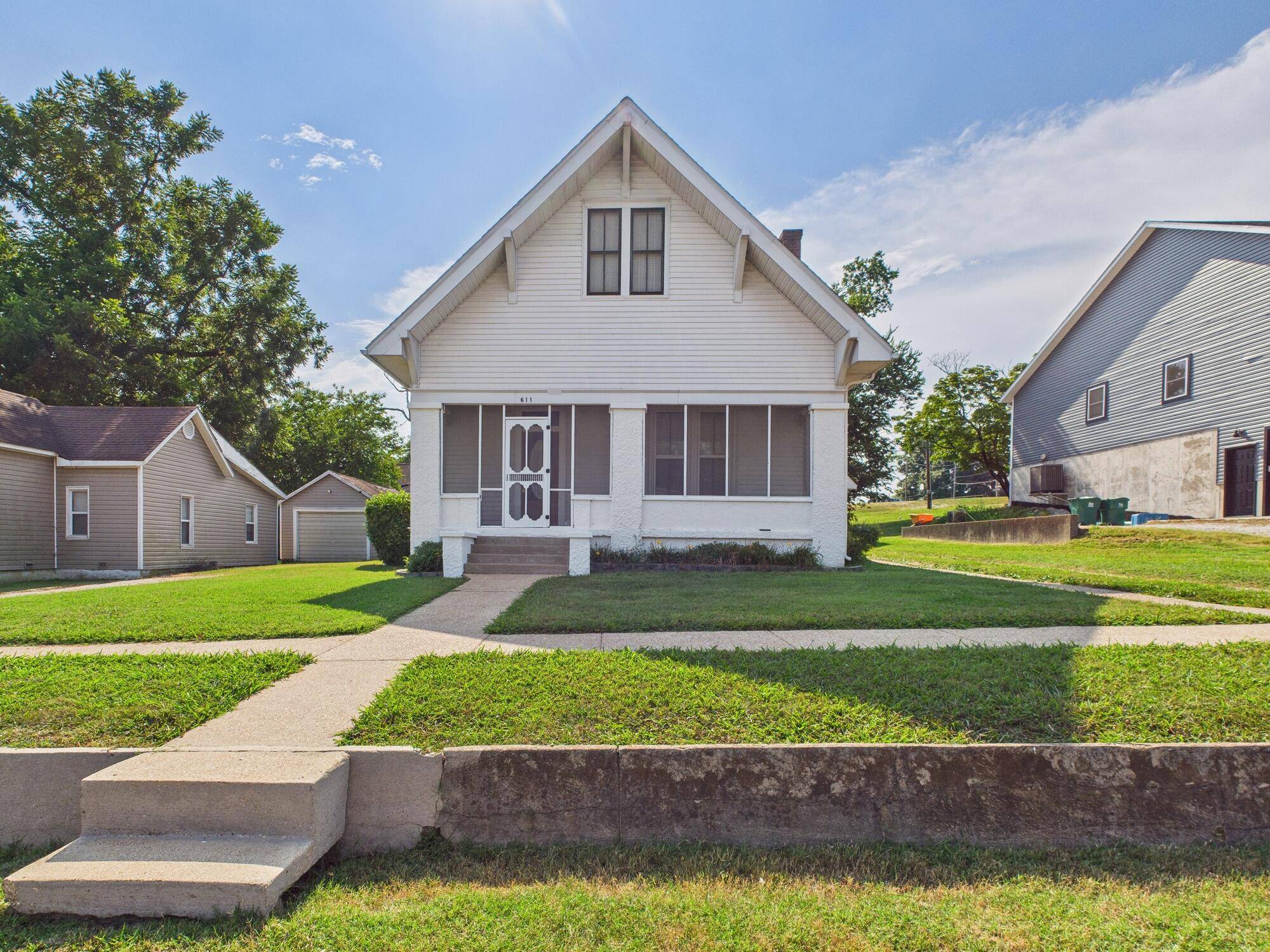 611 Cedar AVE, Cabool, MO 65689