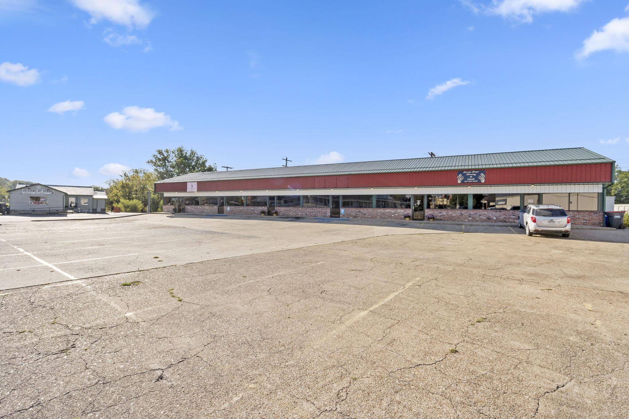 204 E 5th ST, Cassville, MO 65625