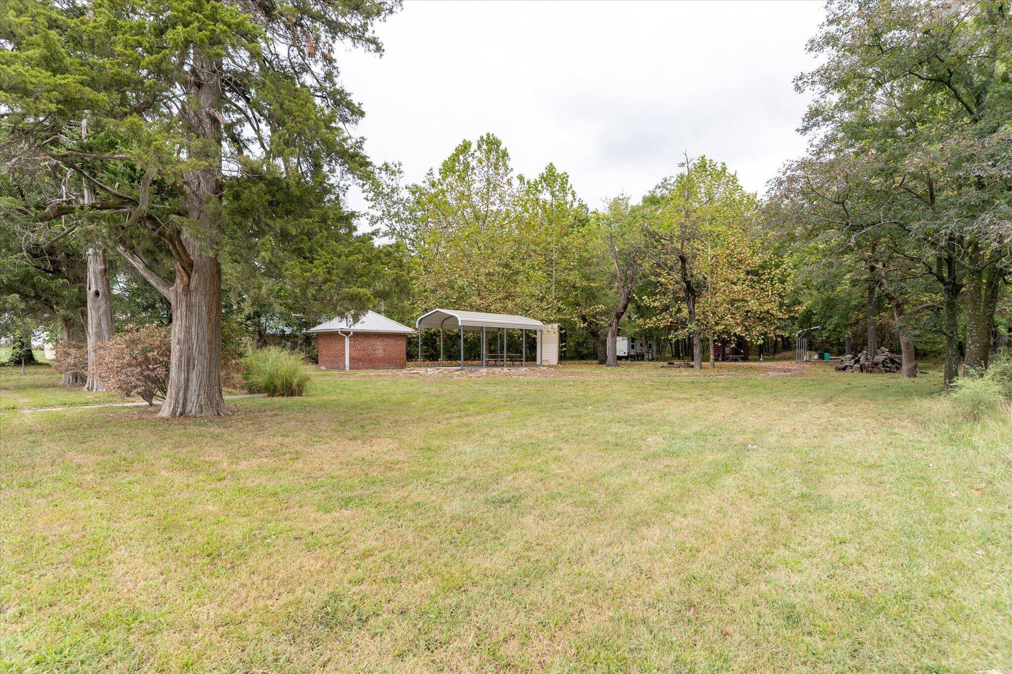11 W Dade 22, Arcola, MO 65603