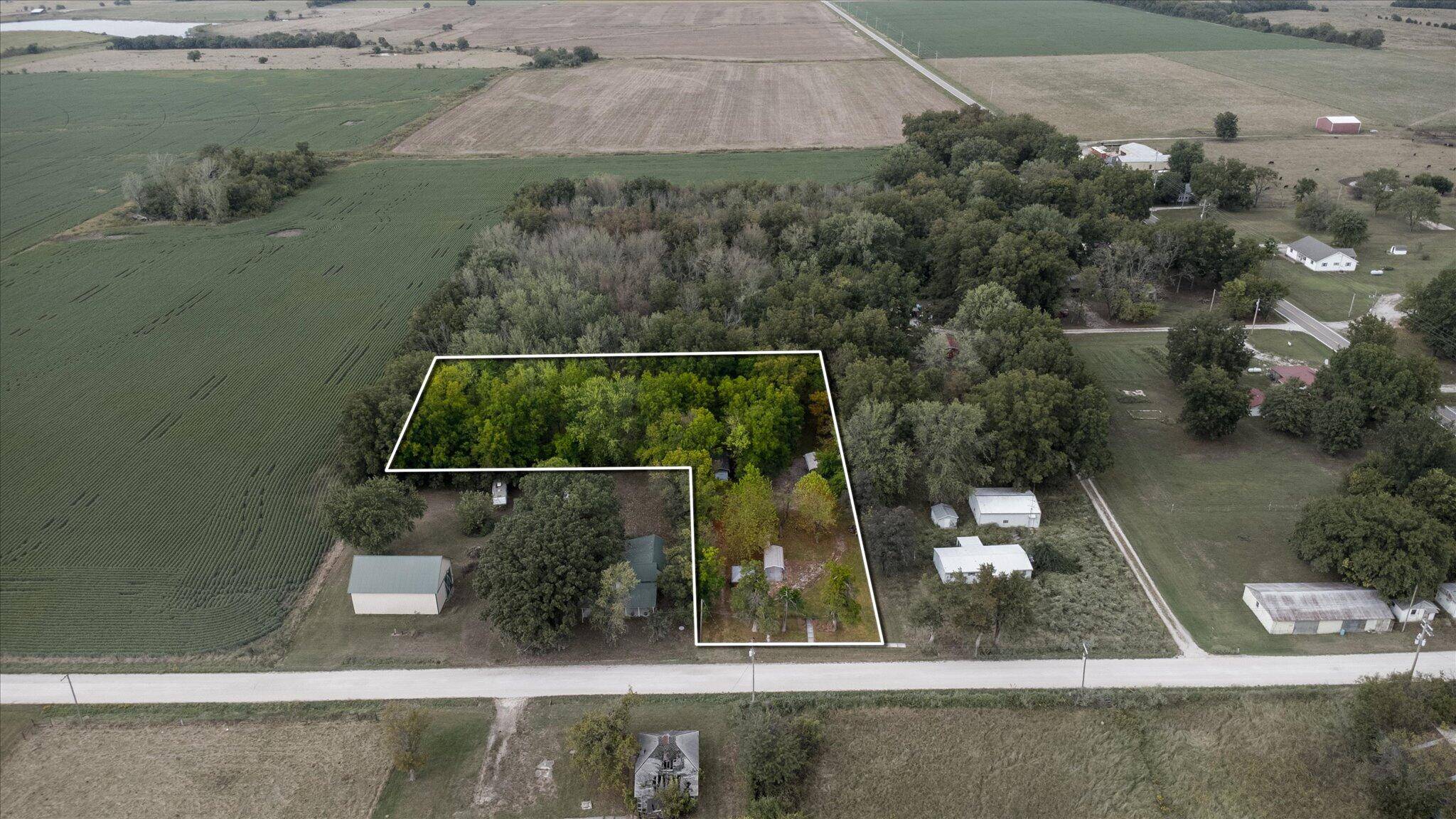 11 W Dade 22, Arcola, MO 65603