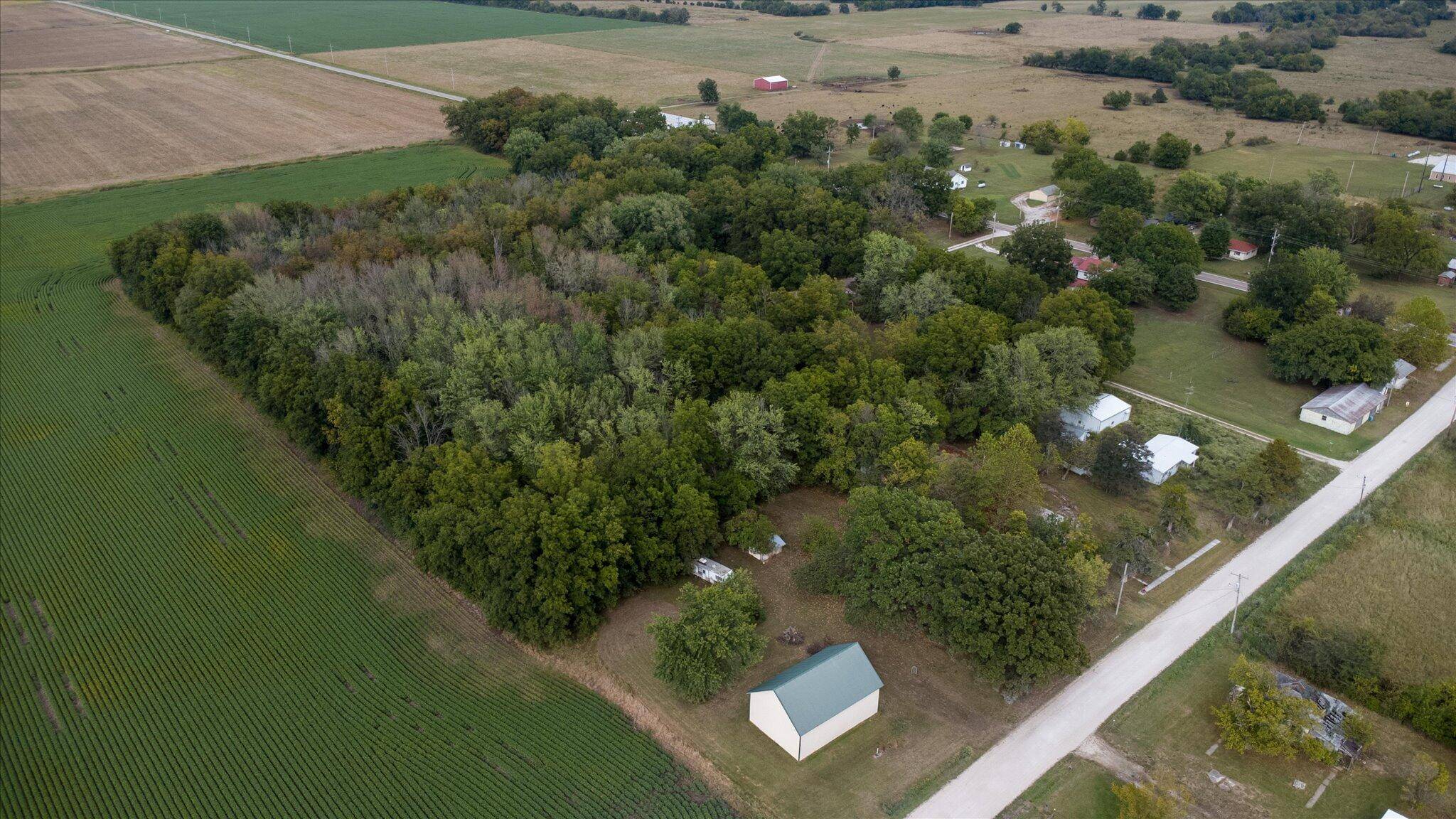 11 W Dade 22, Arcola, MO 65603