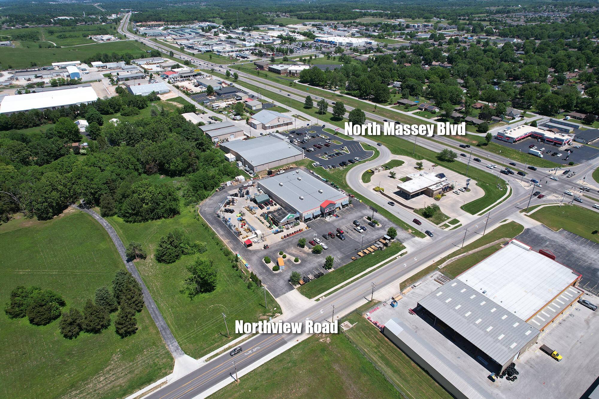 000 W Northview RD, Nixa, MO 65714