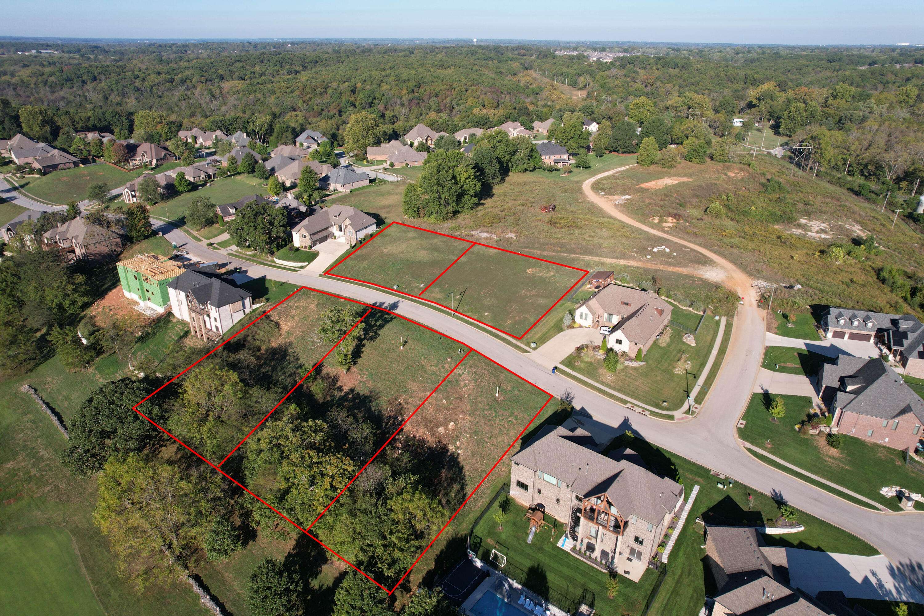 3232 W Bluffview ST, Springfield, MO 65810