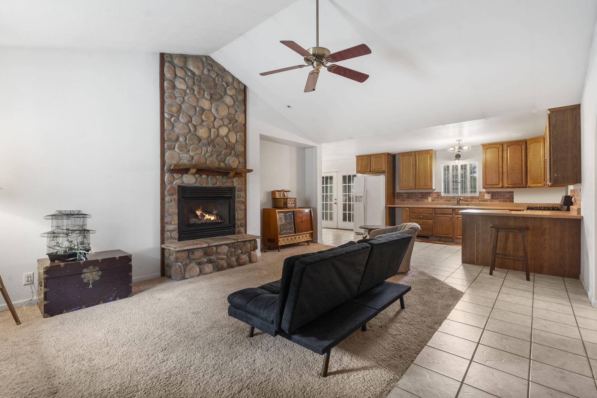 267 Blue Springs LN, Branson West, MO 65737
