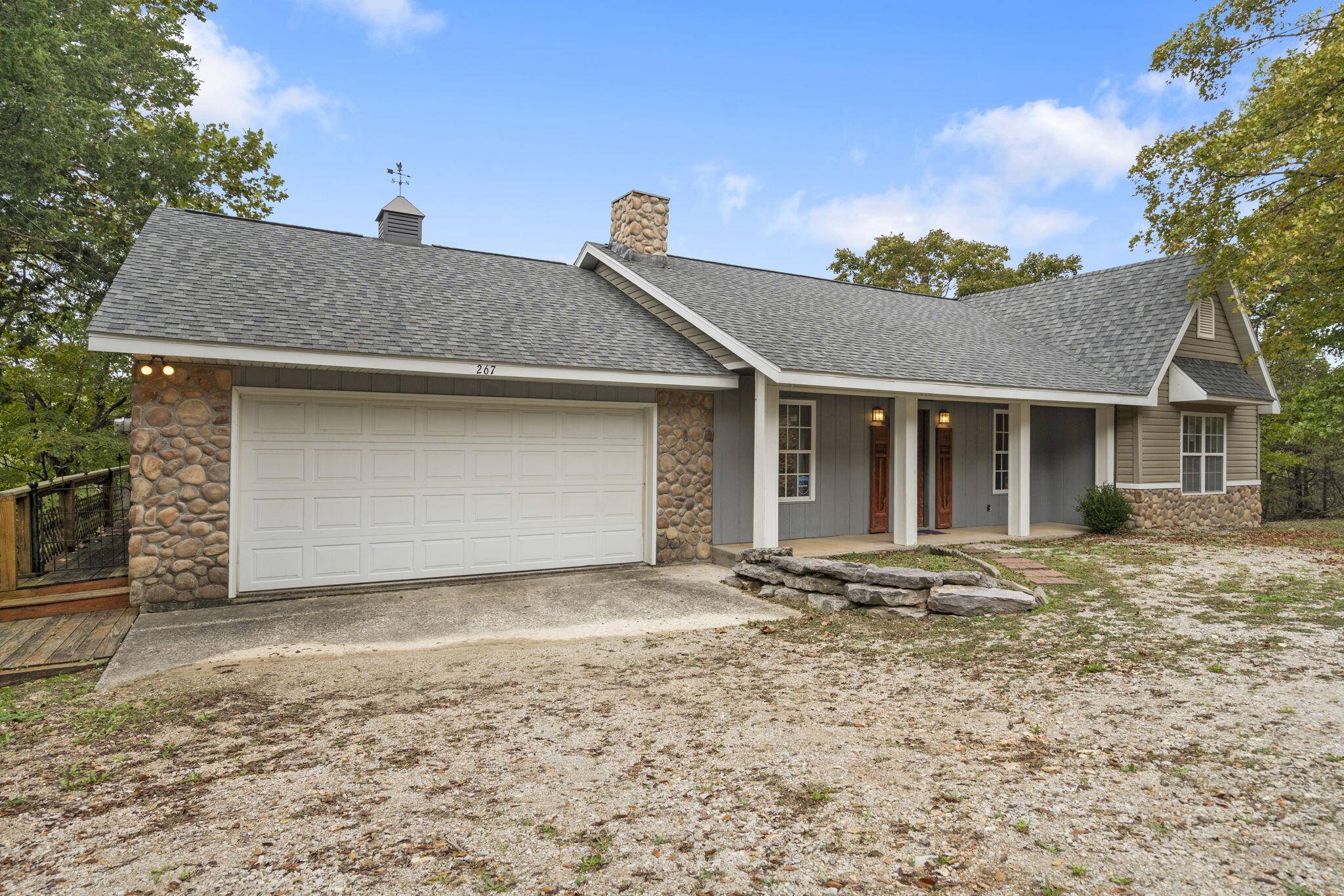 267 Blue Springs LN, Branson West, MO 65737