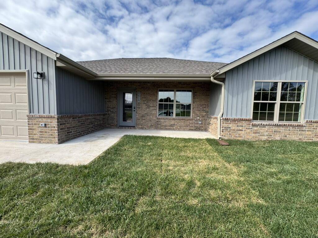 1618 Ridgemont AVE, Monett, MO 65708