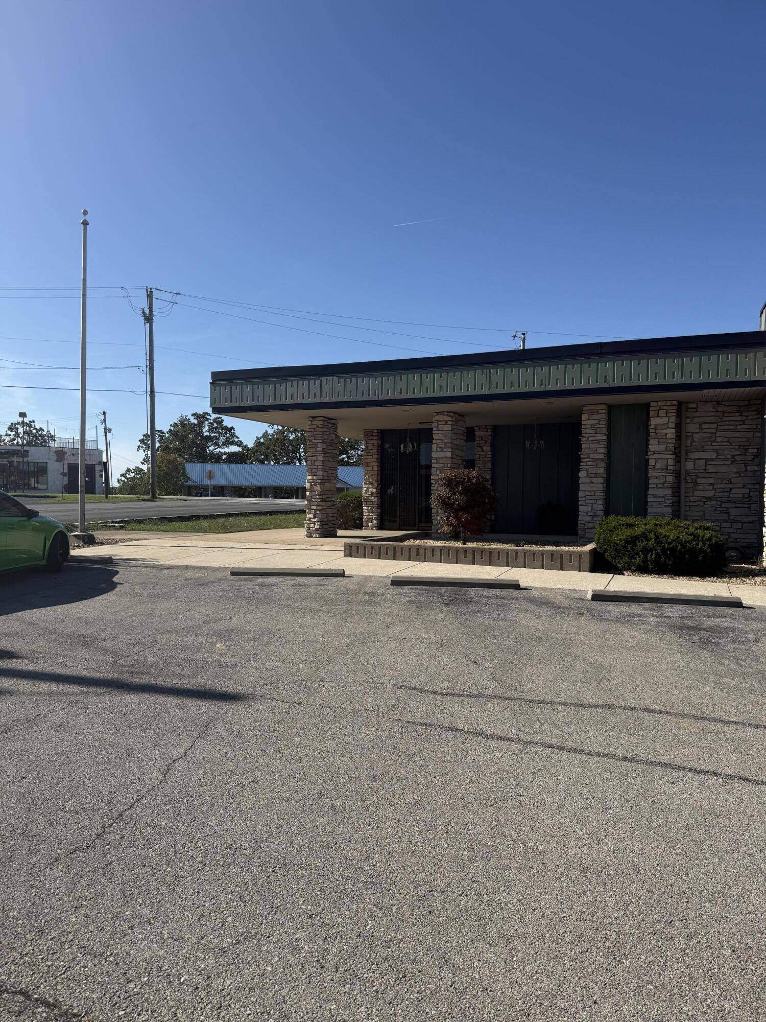 115 Shadowrock DR, Forsyth, MO 65653